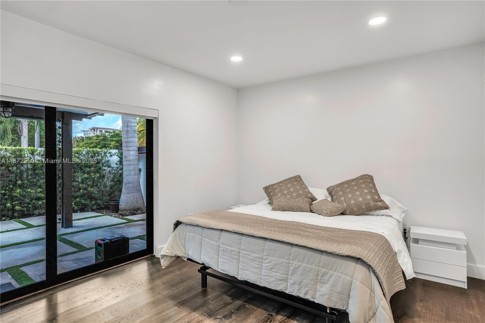 SILVER BLUFF EST-SEC B - Residential