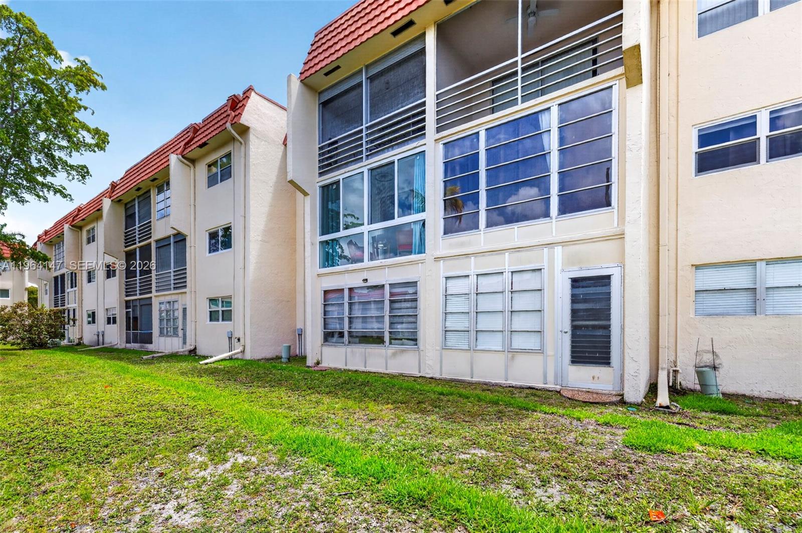 SUNRISE LAKES 26 CONDO - Residential