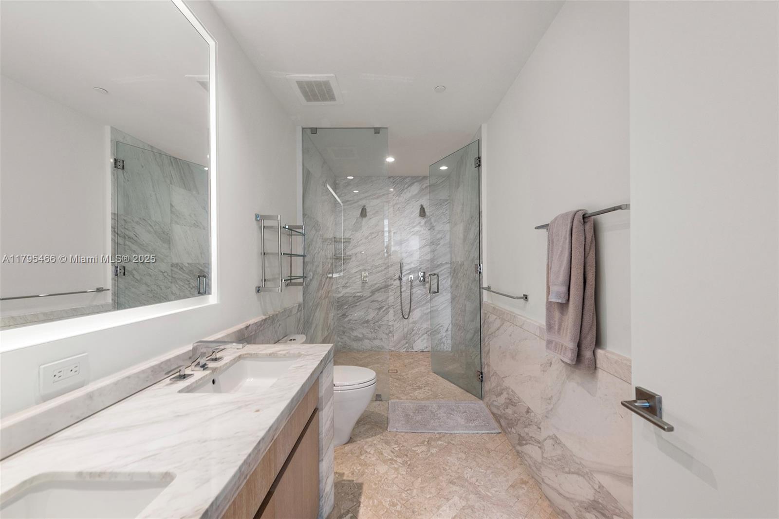 CLUB RESIDENCES AT PARK G - Residential