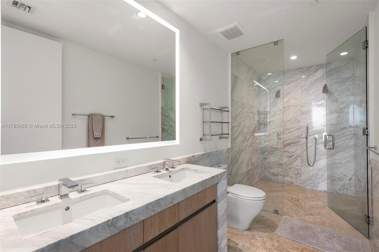 CLUB RESIDENCES AT PARK G - Residential