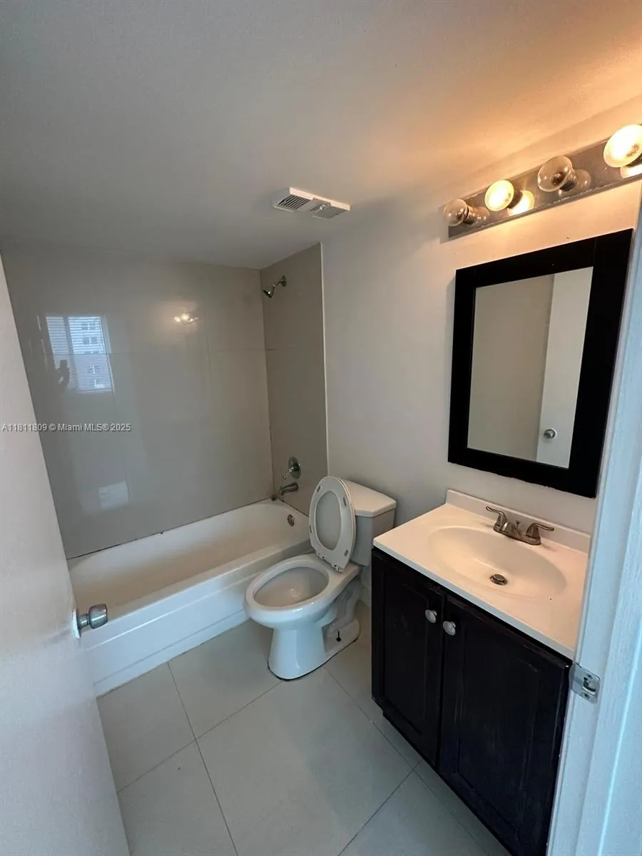 Miami, Florida 33136, United States, 2 Bedrooms Bedrooms, ,2 BathroomsBathrooms,Residential,Active,141770