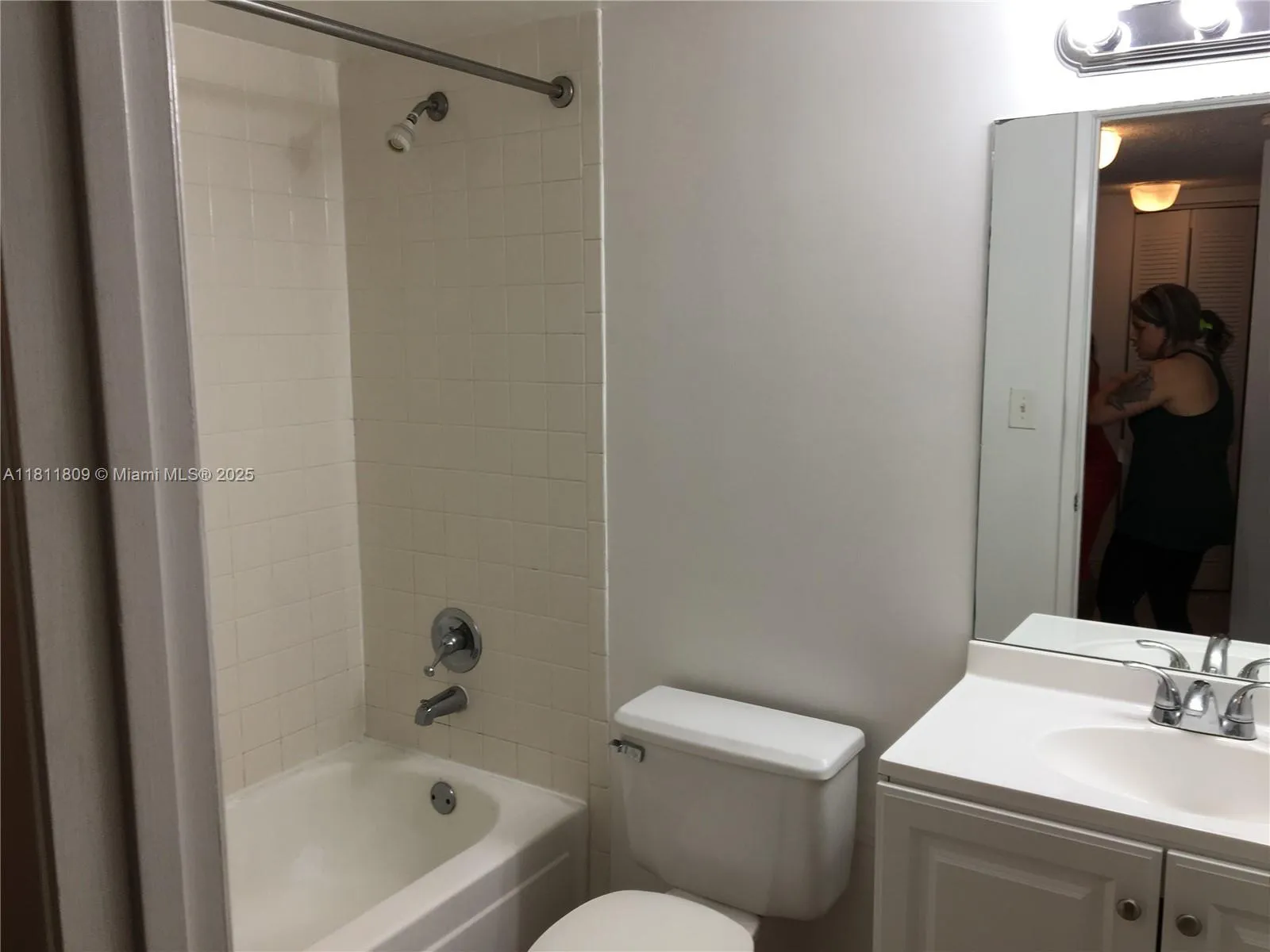 Miami, Florida 33136, United States, 2 Bedrooms Bedrooms, ,2 BathroomsBathrooms,Residential,Active,141770