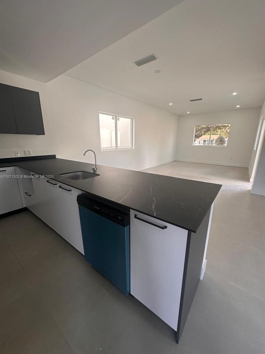 DORSEY PARK SECOND ADD - Residential Lease