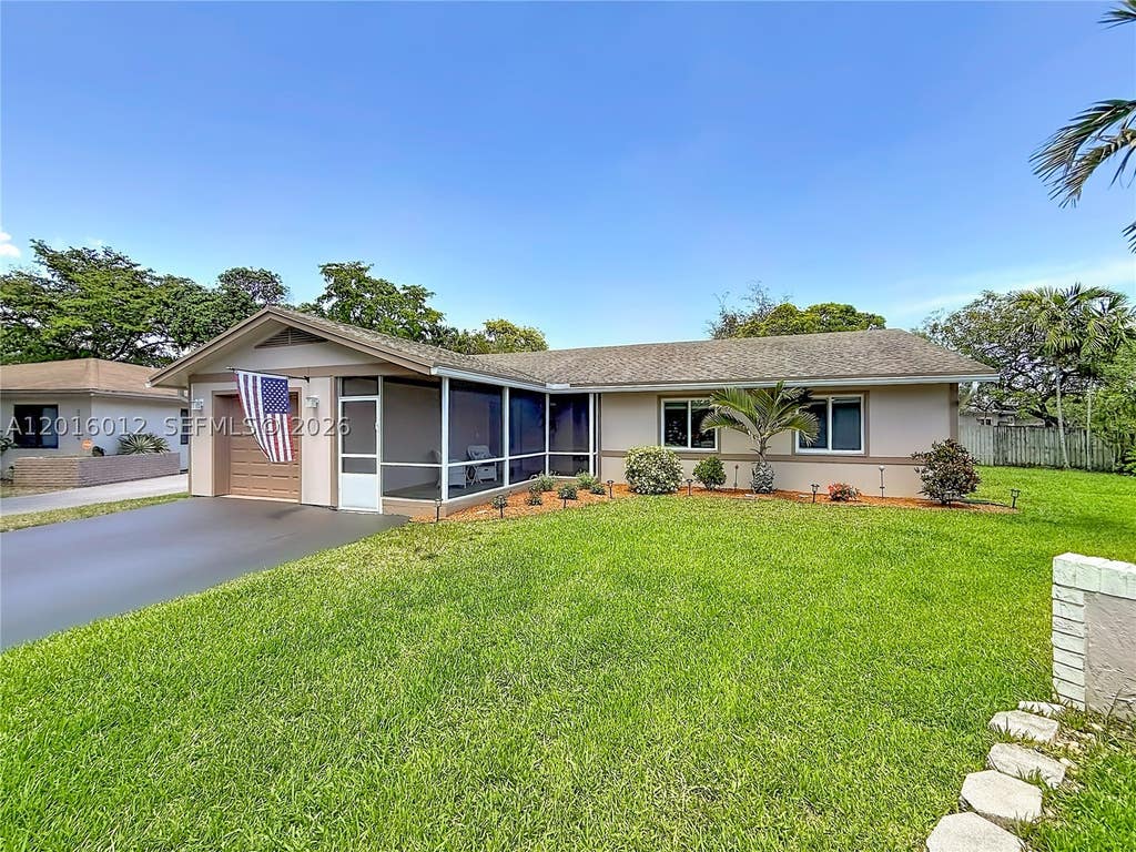 Photo of 2176 Nova Village Dr, Davie, FL 33317 (MLS # A12016012)