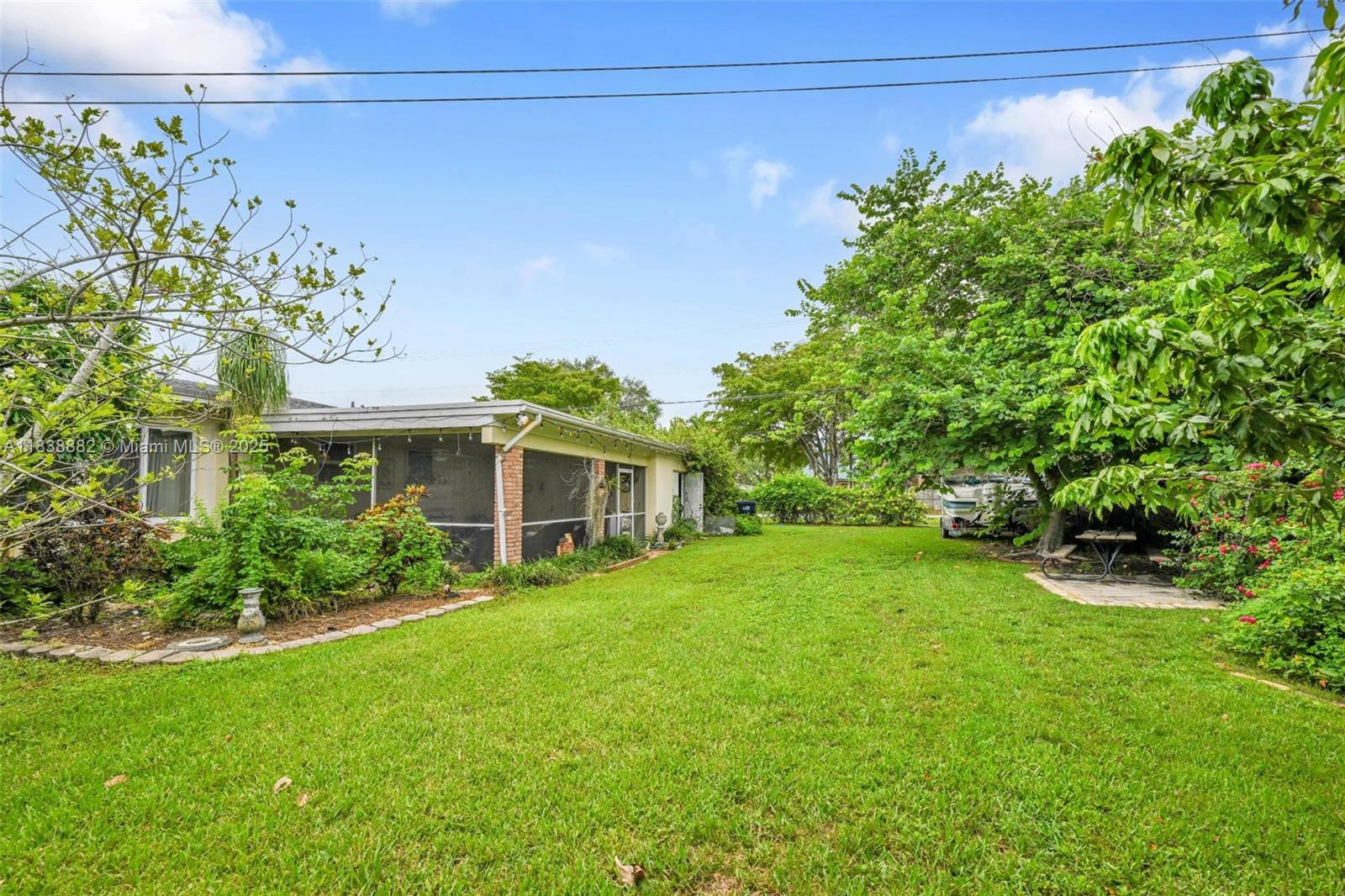 BLOCK 10 OF PORVENIR - Residential