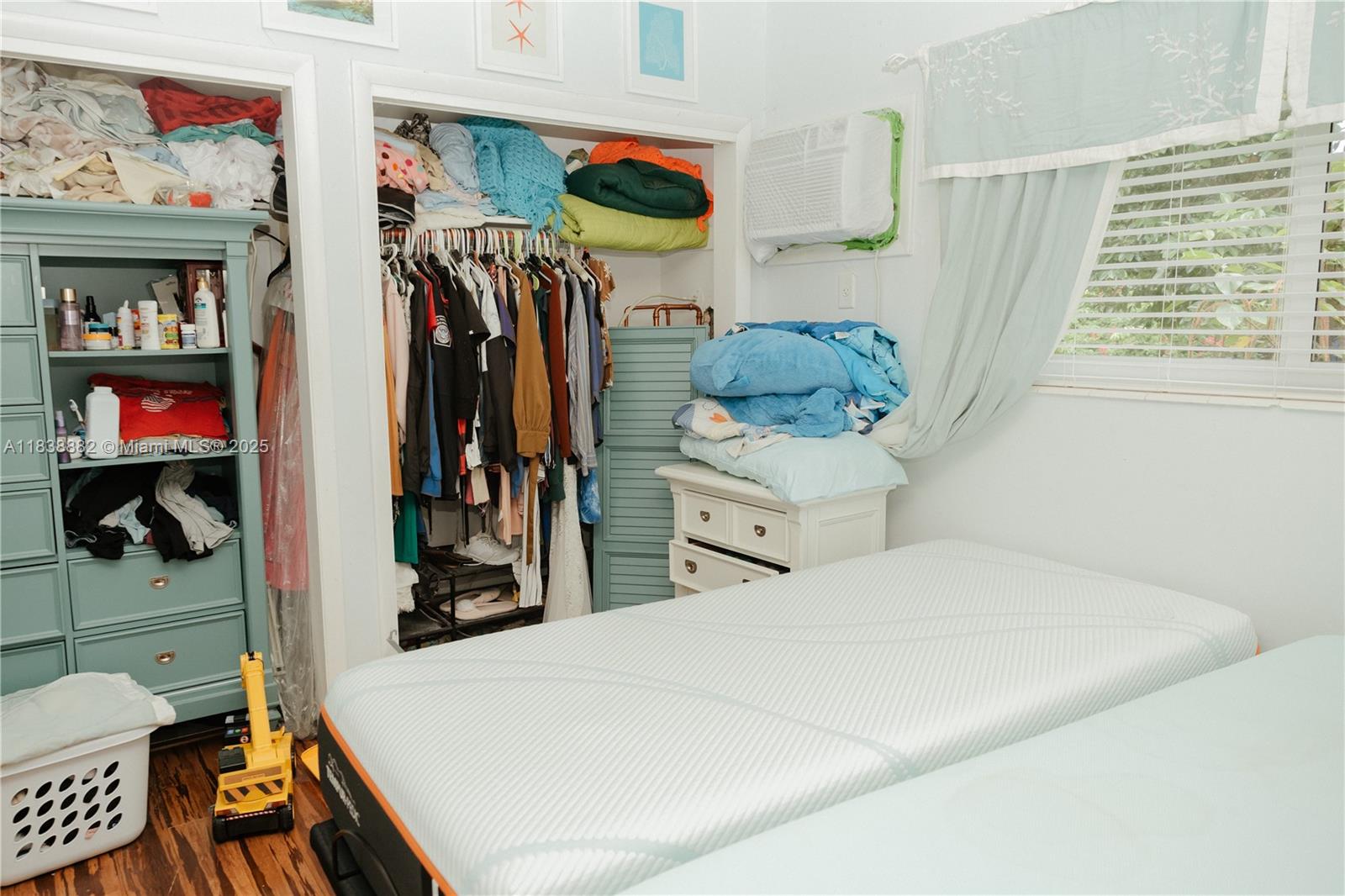 BLOCK 10 OF PORVENIR - Residential