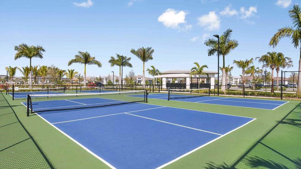 CRESSWIND PALM BEACH - Residential