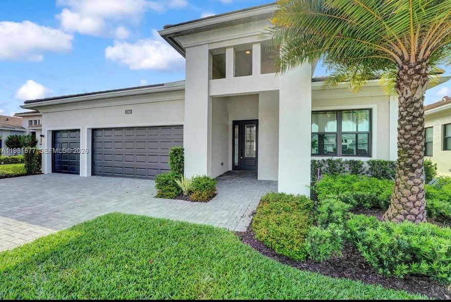 Located in the desirable Cresswind Palm Beach 55+ community, this 2022-built home sits on a large 8,285 sq ft lot—one of the larger lots in the community.
The home offers 3 bedrooms plus ahome offers 3 bedrooms + den, 3 bathrooms, 3-car garage.
Open layout with a premium model-home kitchen (same design featured in the community catalog) including quartz countertops, gas cooktop, soft-close cabinetry, and oversized island.
Tile flooring throughout, impact windows, and modern finishes.
A rare opportunity to own a new home with top-tier upgrades in one of the community’s most desirable sections.