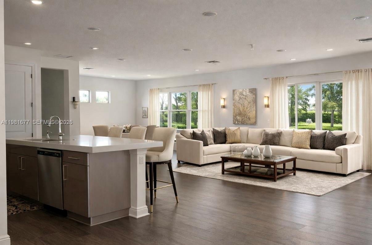 CRESSWIND PALM BEACH - Residential