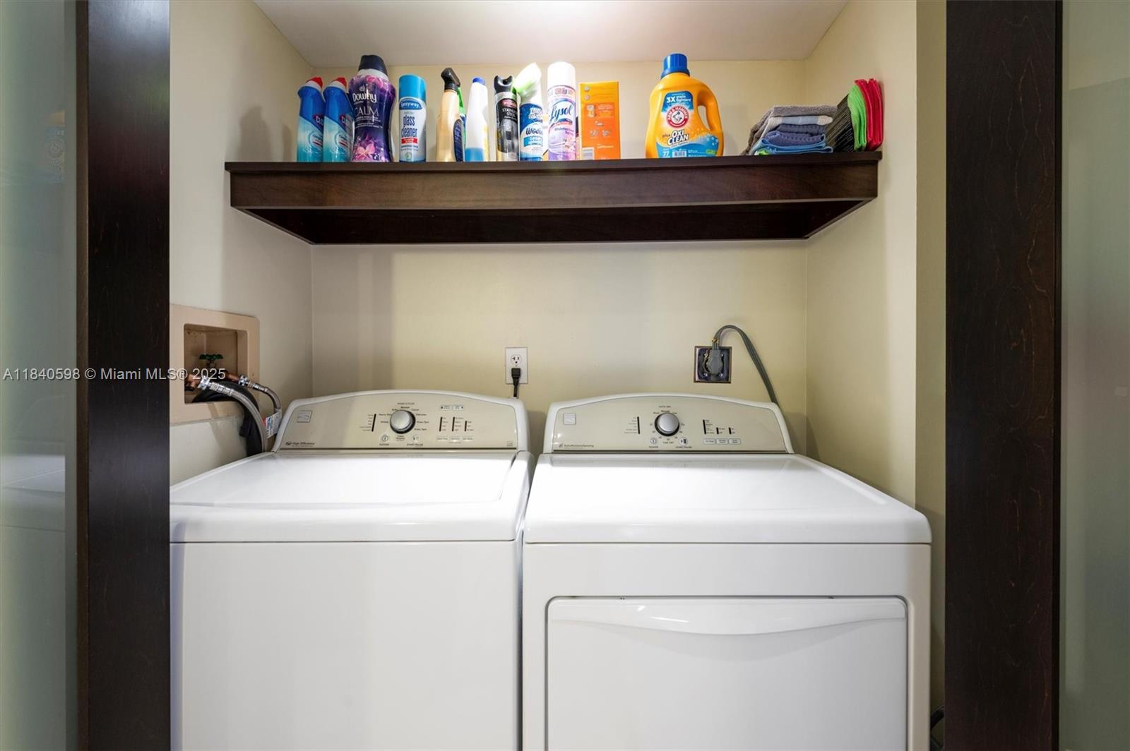 HARBORSIDE AT THE WATERWA - Residential