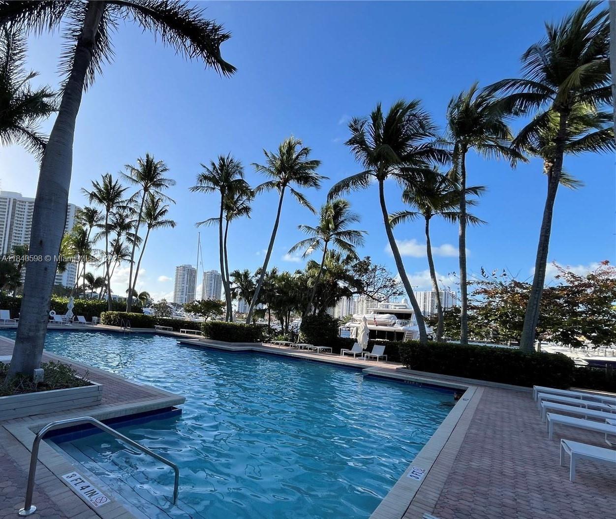 HARBORSIDE AT THE WATERWA - Residential