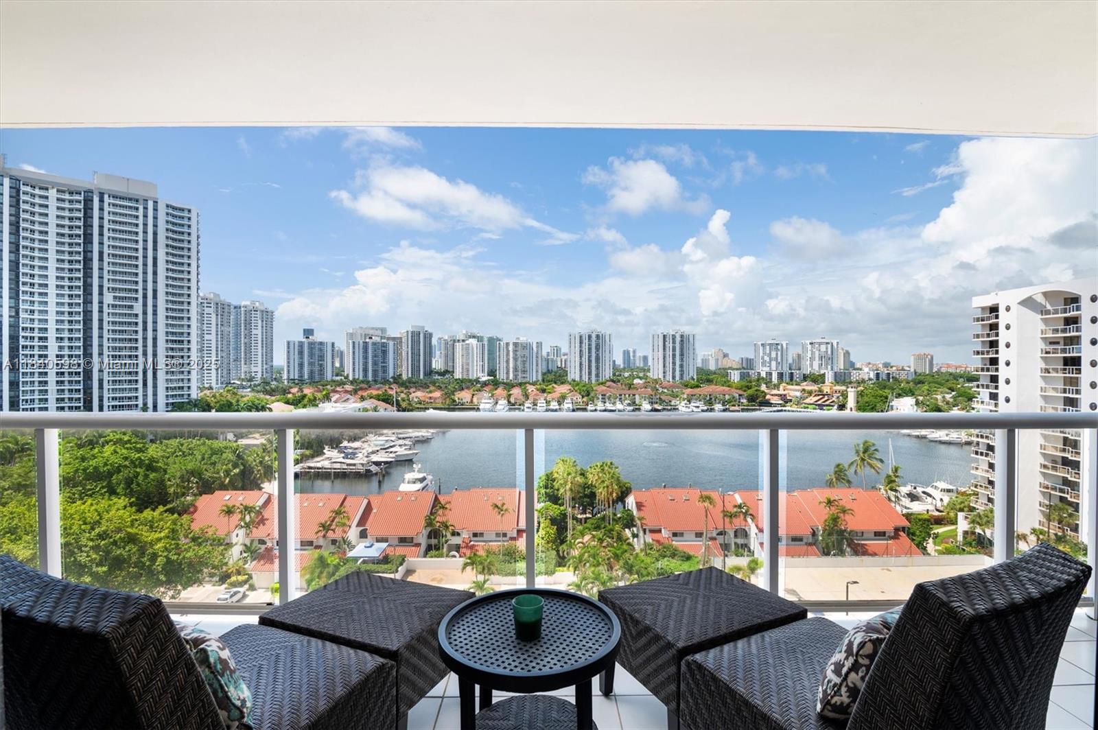 3640 Yacht Club Dr 1108, Aventura, FL, 33180/$540,000 1 3640 Yacht Club Dr 1108