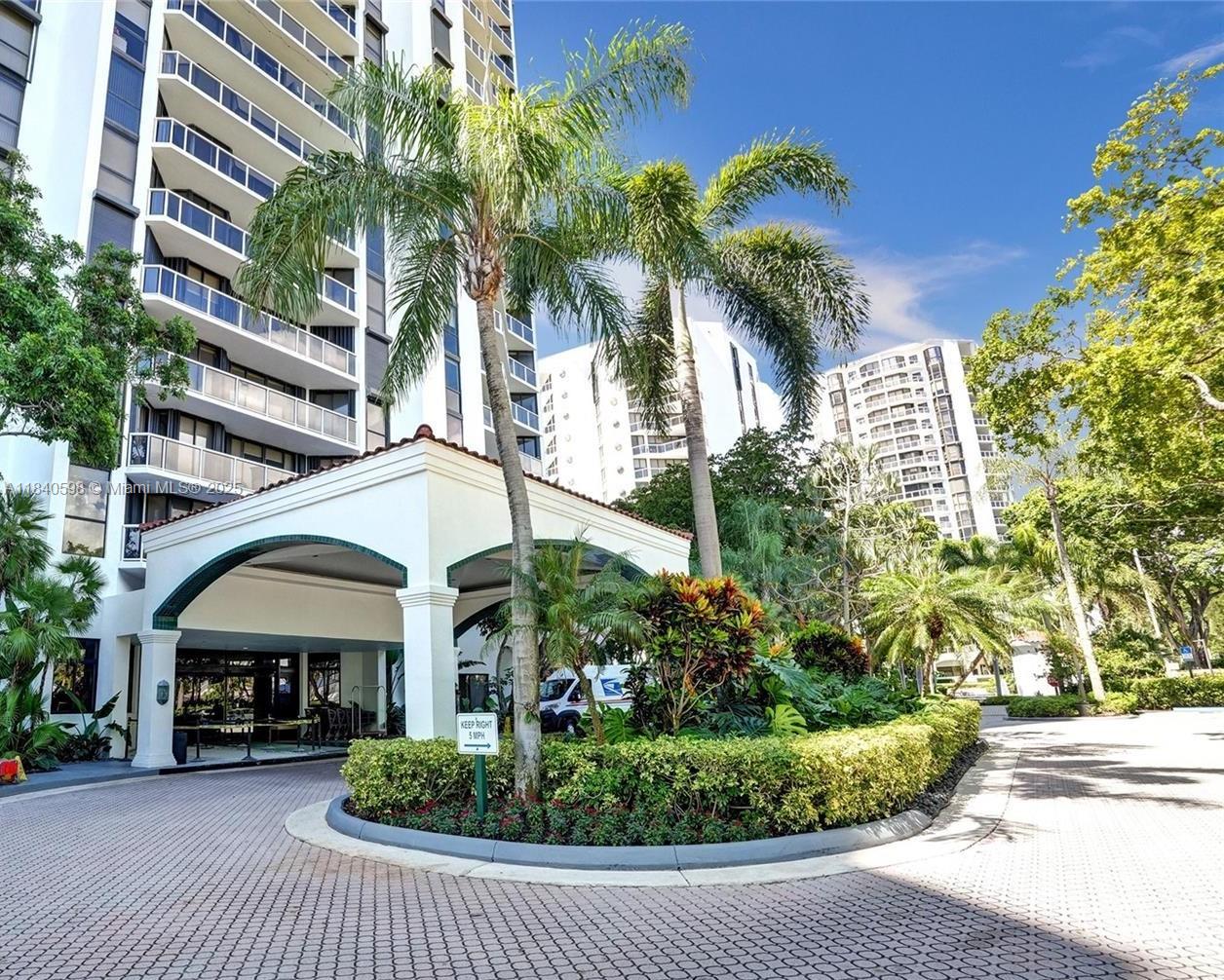 HARBORSIDE AT THE WATERWA - Residential