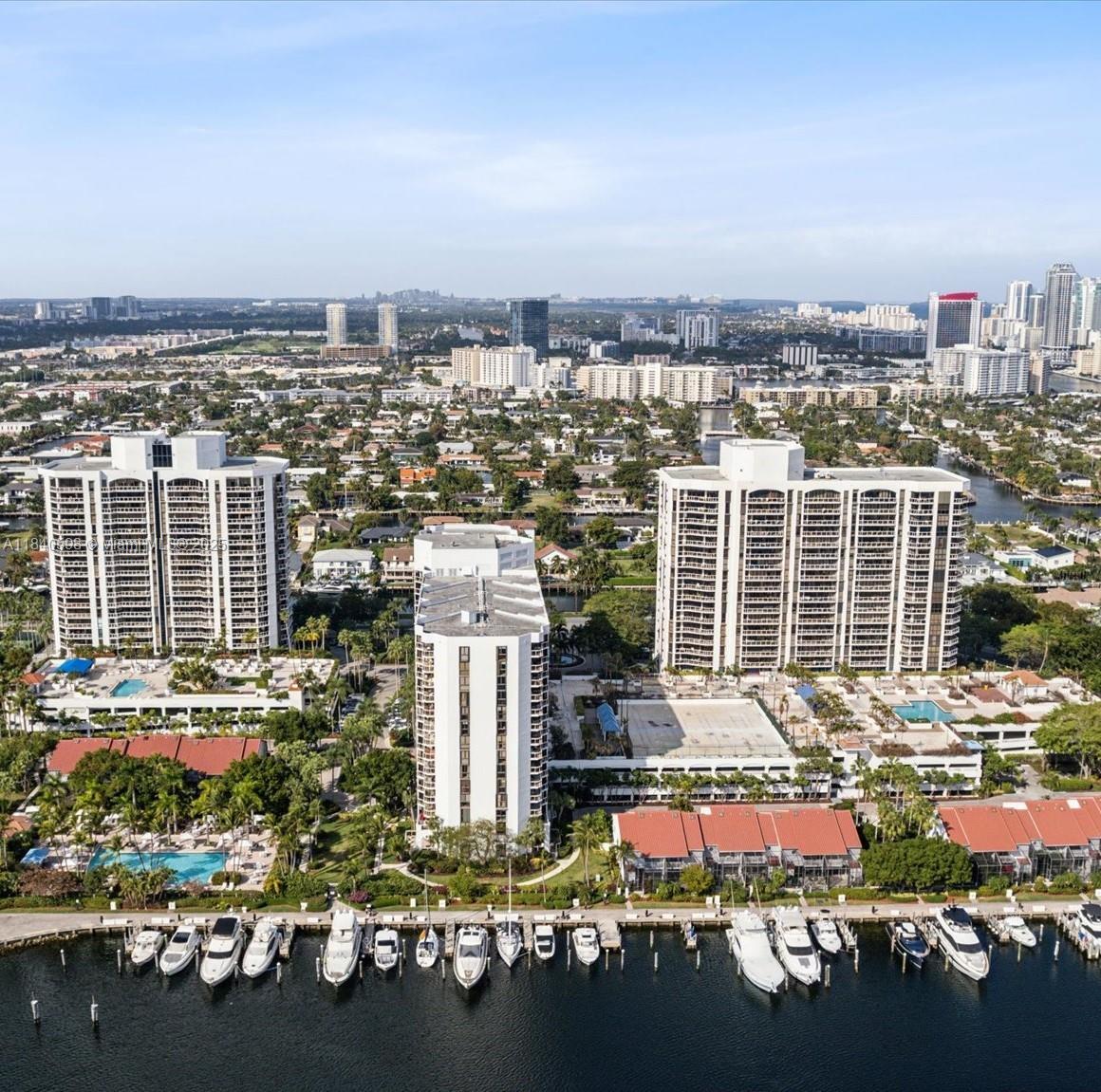 HARBORSIDE AT THE WATERWA - Residential