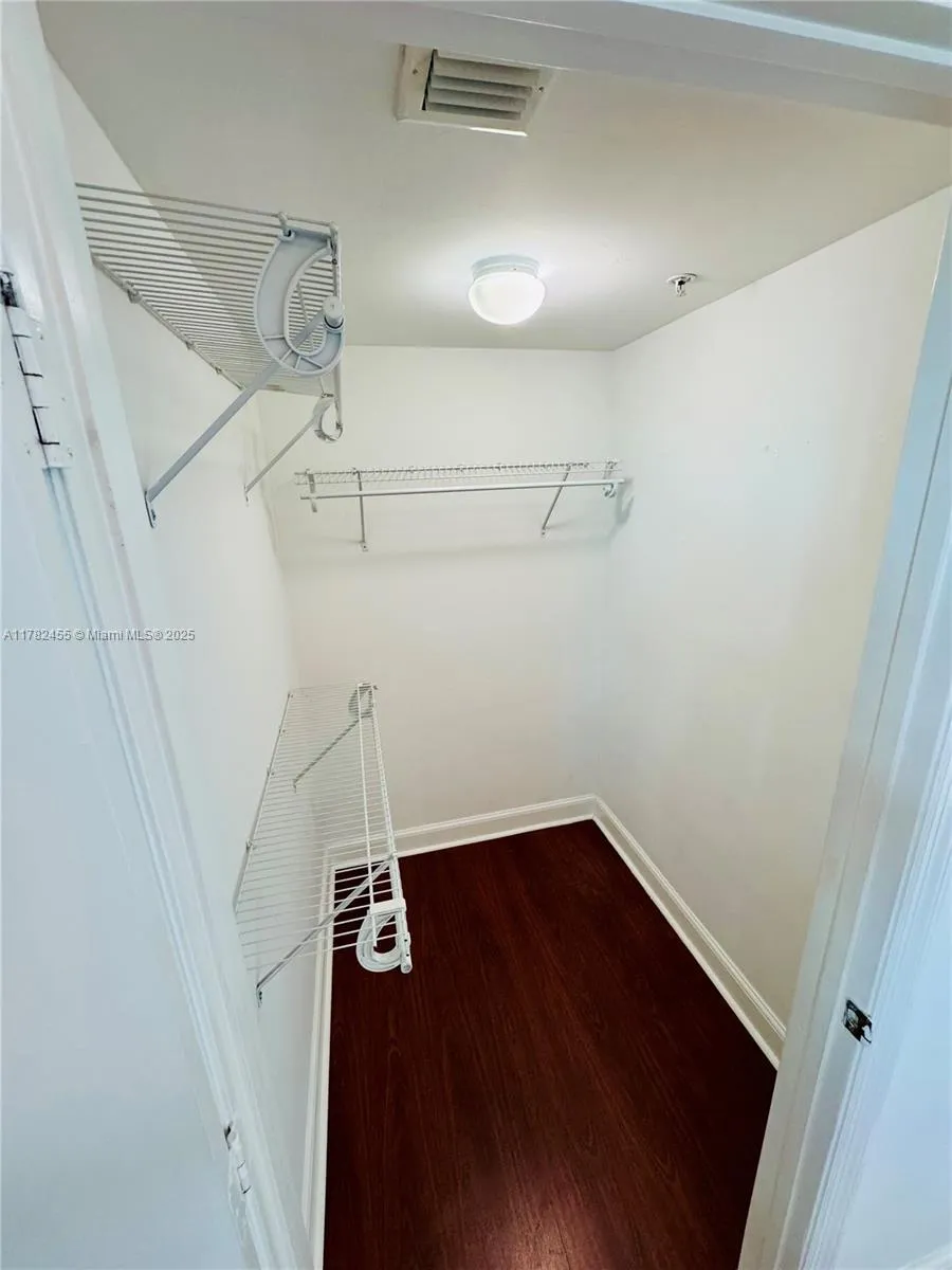 North Miami, Florida 33181, United States, 2 Bedrooms Bedrooms, ,3 BathroomsBathrooms,Residential,Active,107238