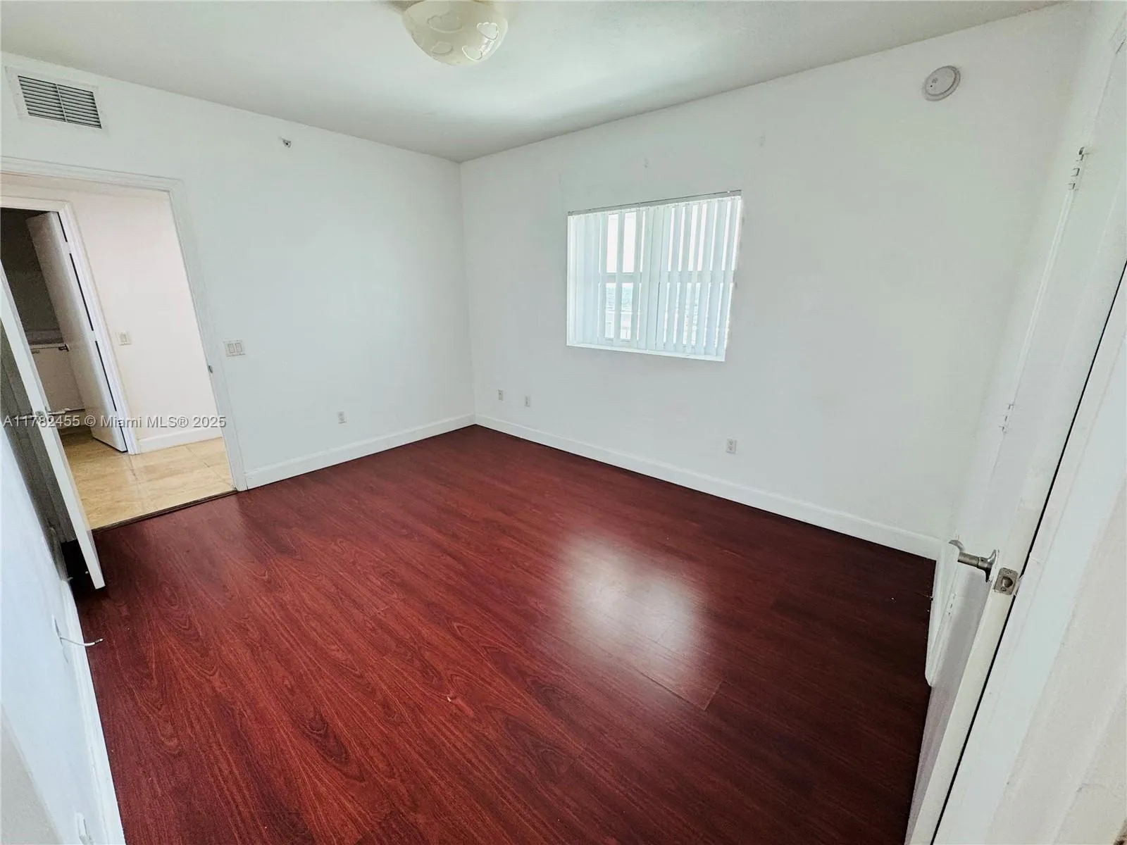 North Miami, Florida 33181, United States, 2 Bedrooms Bedrooms, ,3 BathroomsBathrooms,Residential,Active,107238