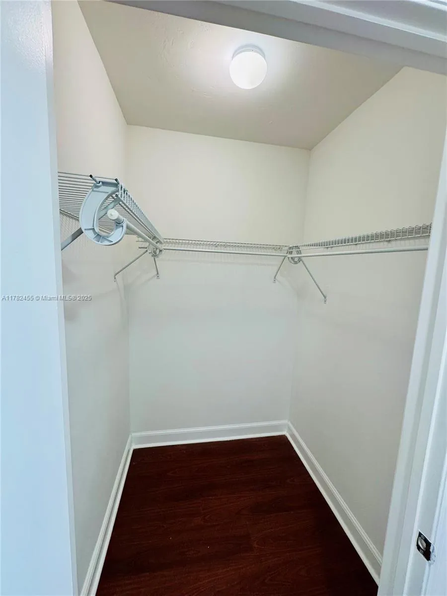 North Miami, Florida 33181, United States, 2 Bedrooms Bedrooms, ,3 BathroomsBathrooms,Residential,Active,107238