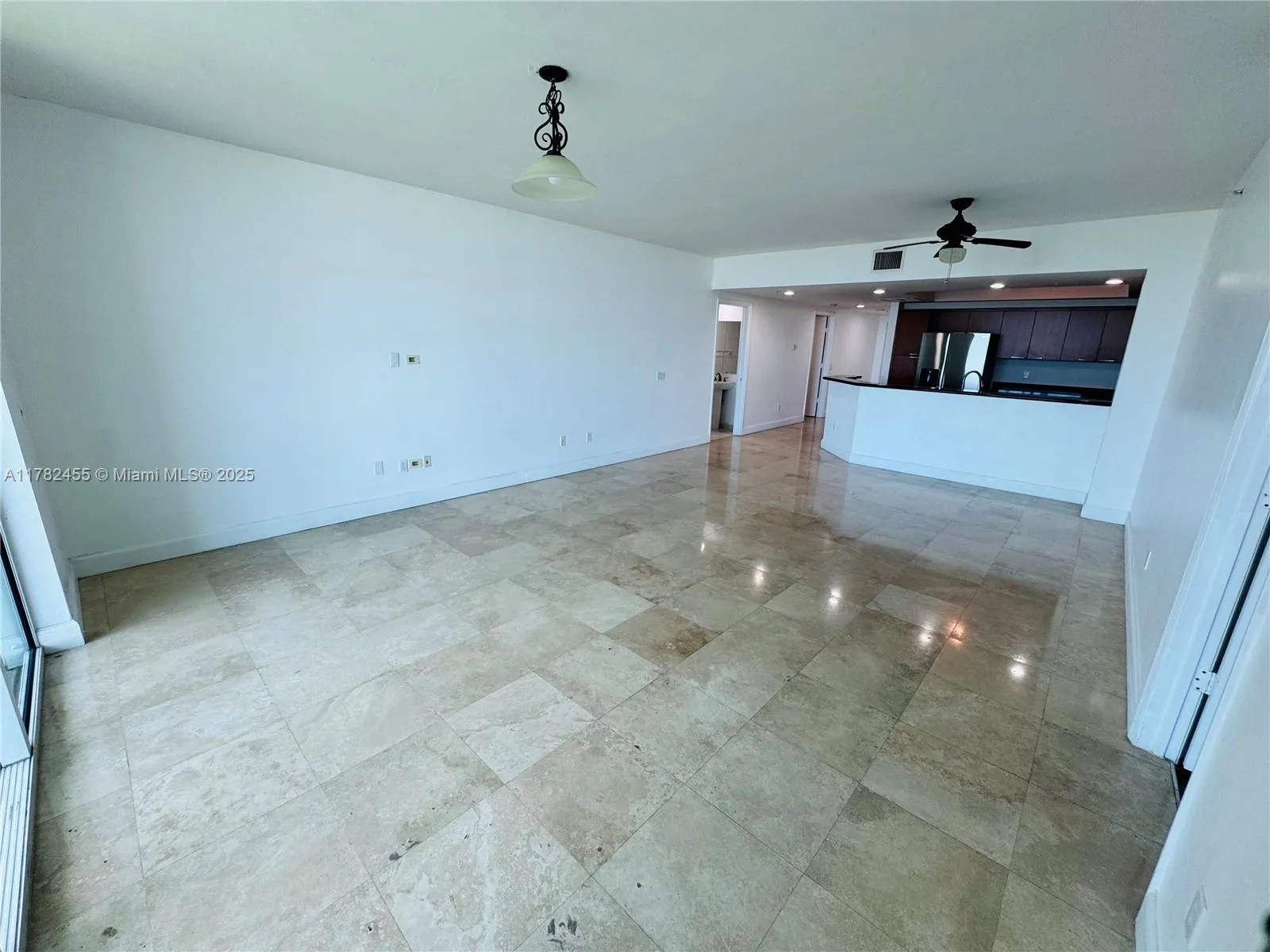North Miami, Florida 33181, United States, 2 Bedrooms Bedrooms, ,3 BathroomsBathrooms,Residential,Active,107238