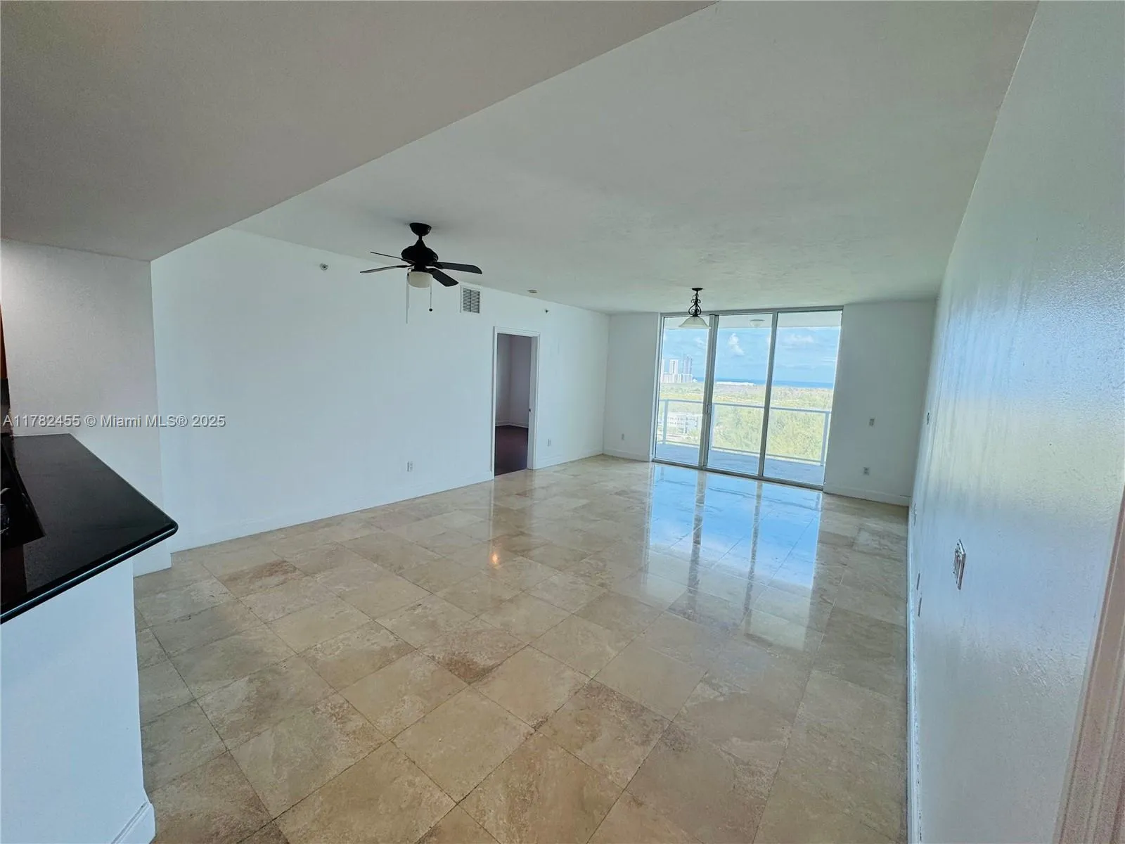 North Miami, Florida 33181, United States, 2 Bedrooms Bedrooms, ,3 BathroomsBathrooms,Residential,Active,107238