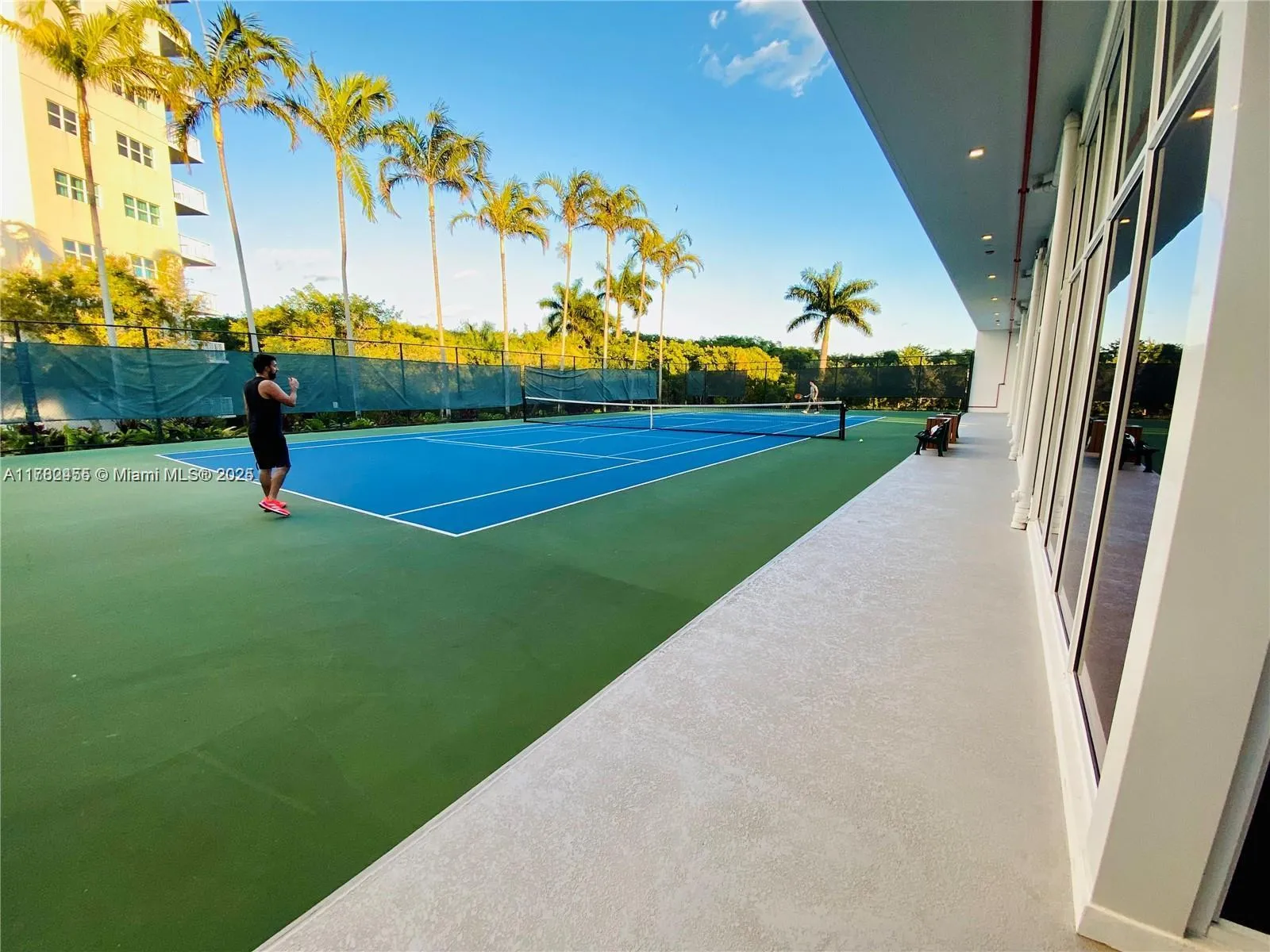 North Miami, Florida 33181, United States, 2 Bedrooms Bedrooms, ,3 BathroomsBathrooms,Residential,Active,107238