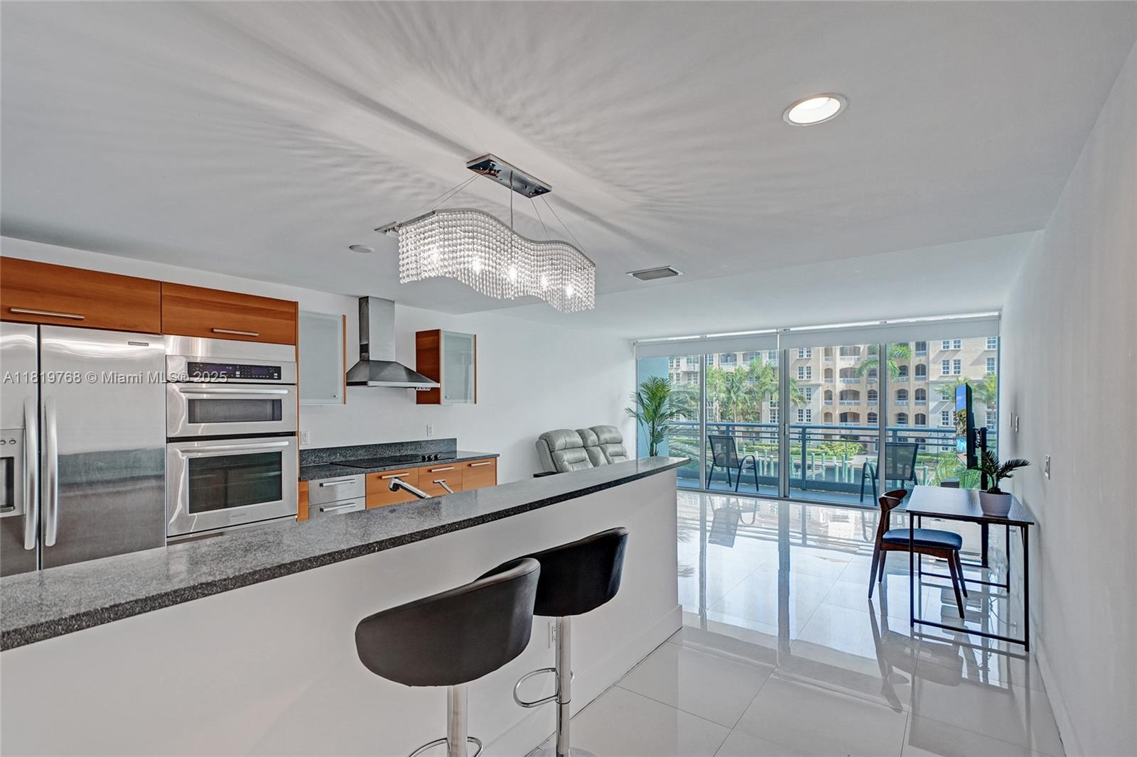 2950 Ne 188th Street 225, Aventura, Miami-Dade County, Florida - 1 Bedrooms  
1 Bathrooms - 
