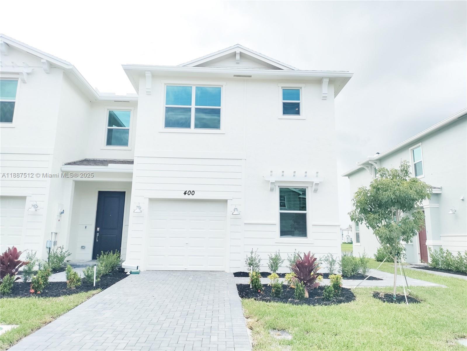AMAZING 2-STORY 3 BDR / 2.5 BTH SMART HOME. NO NEIGHBOR IN THE BACKYARD!. SS APPLIANCES. QUARTZ
KITCHEN COUNTERTOPS. IMPACT WINDOWS AND SLIDING DOOR. WI-FI INTERNET INCLUDED.
GATED COMMUNITY. LOCATED NEAR TURNPIKE & I-95. GOLF COURSES NEARBY: 5 MINUTES COMMUTE TO PALM BEACH. SHORT DRIVE TO BEACHES. CLOSE TO JESSICA CLINTON PUBLIC PARK WITH SPORT COURTS and PLAYGROUND. WALKING DISTANCE TO PUBLIX, RESTAURANTS, BEAUTY SALON, GAS STATION, SHOPPES AND MUCH MORE.