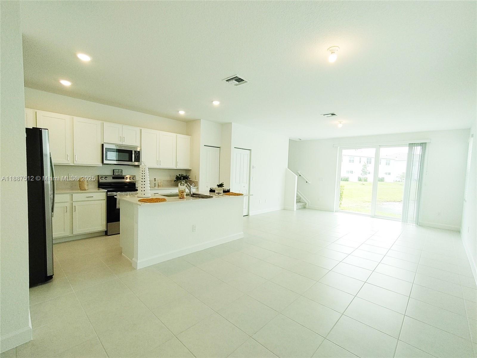 VERANDA LANDING - Residential Lease