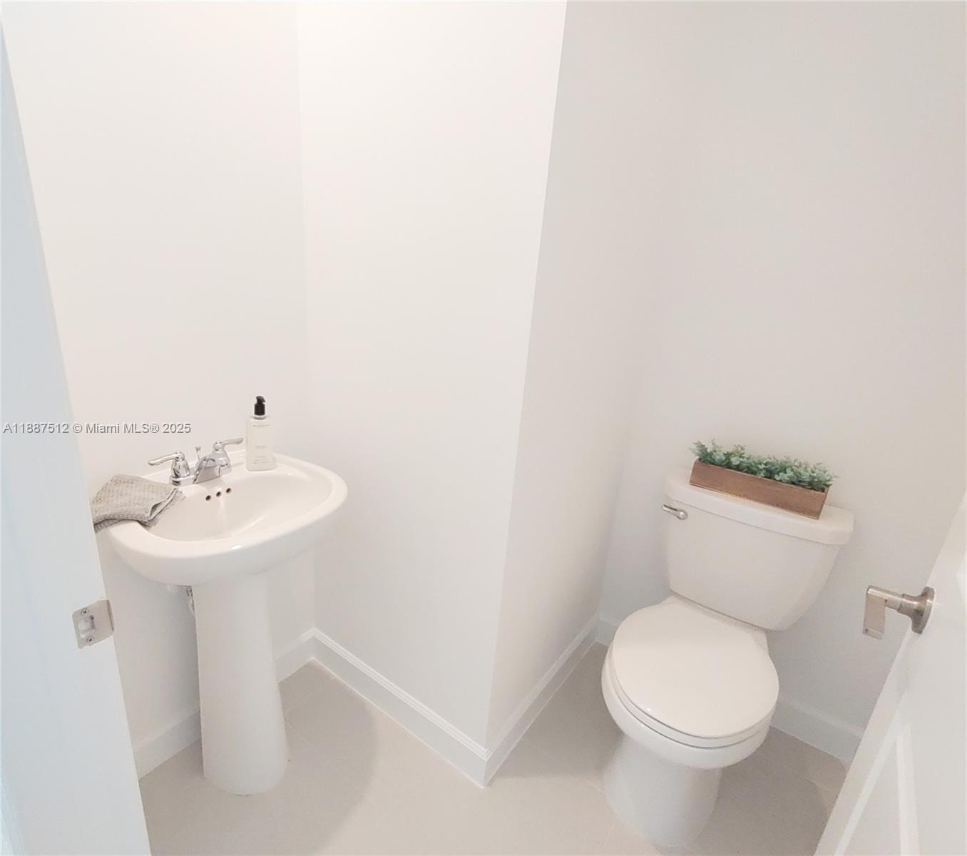 VERANDA LANDING - Residential Lease