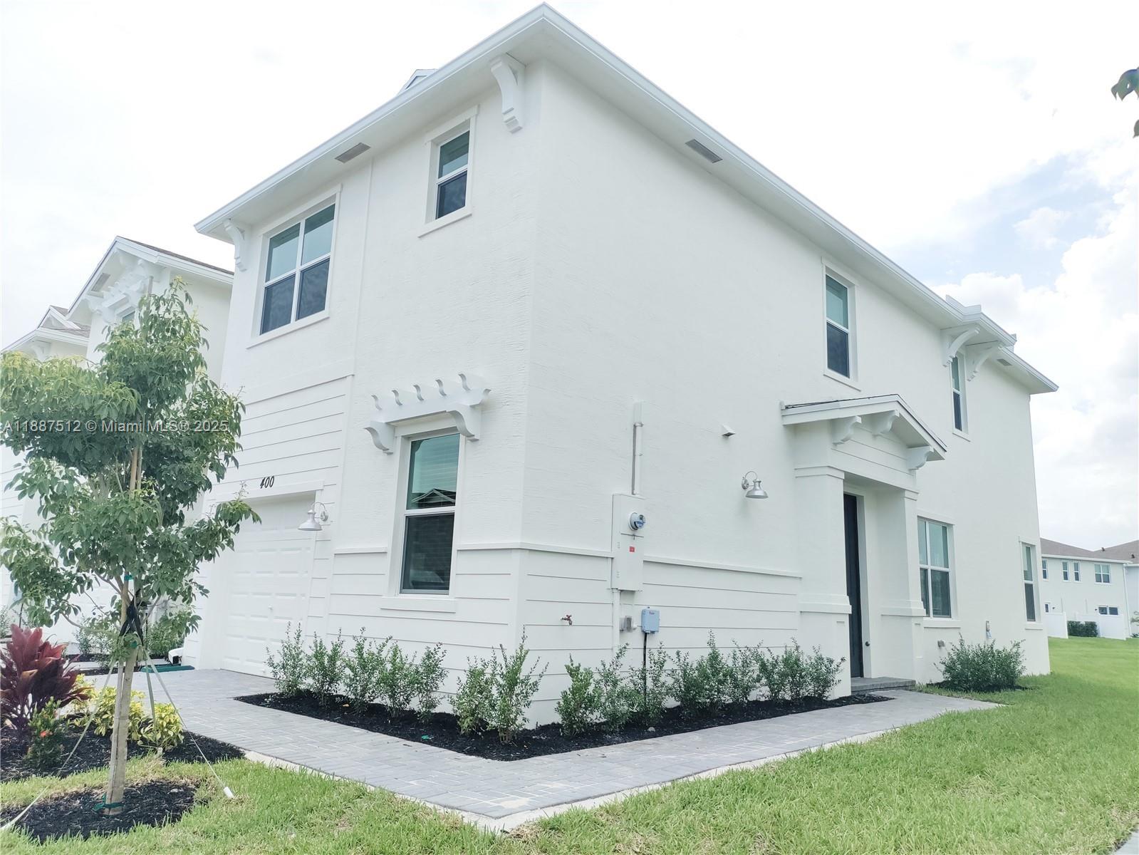 VERANDA LANDING - Residential Lease