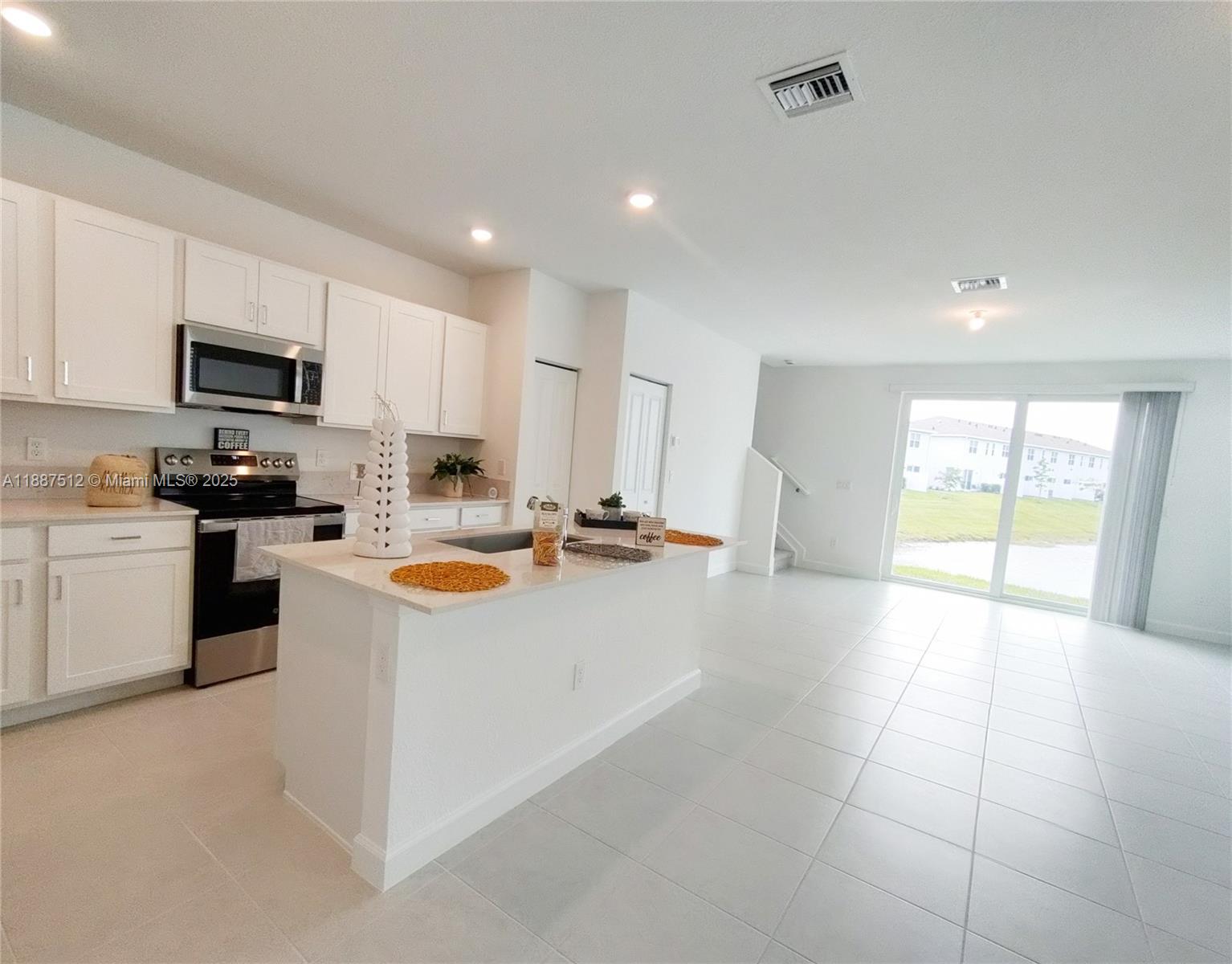 VERANDA LANDING - Residential Lease