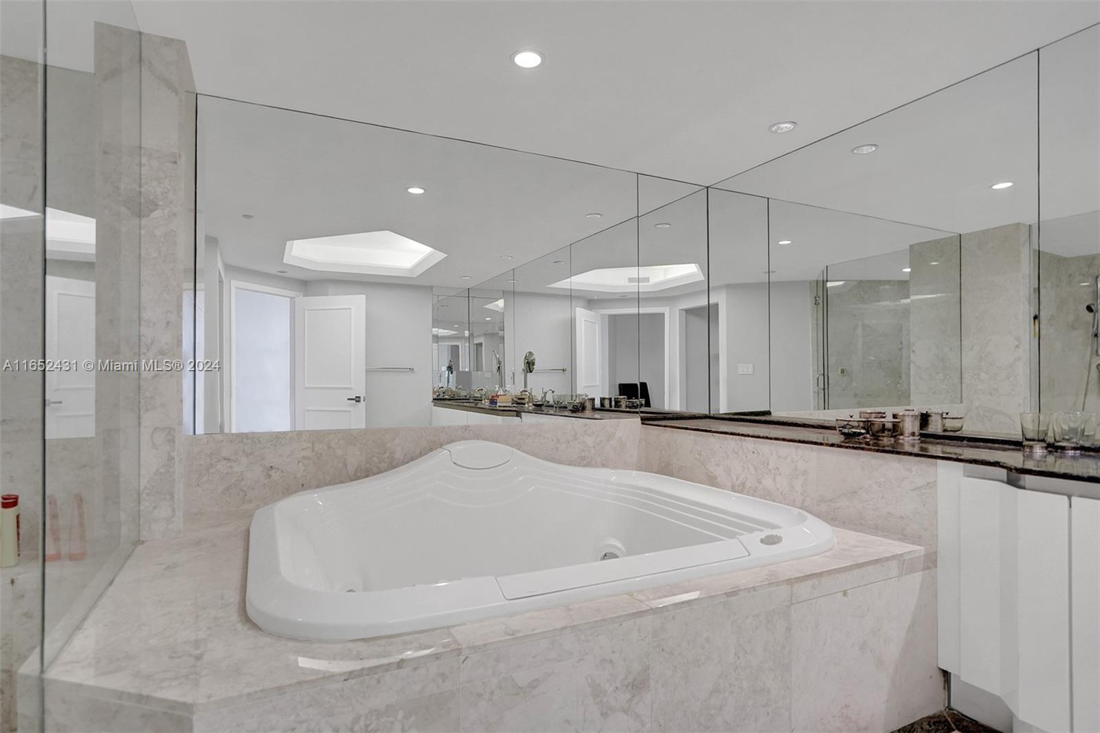 2600 ISL BLVD WILLIAMS IS - Residential