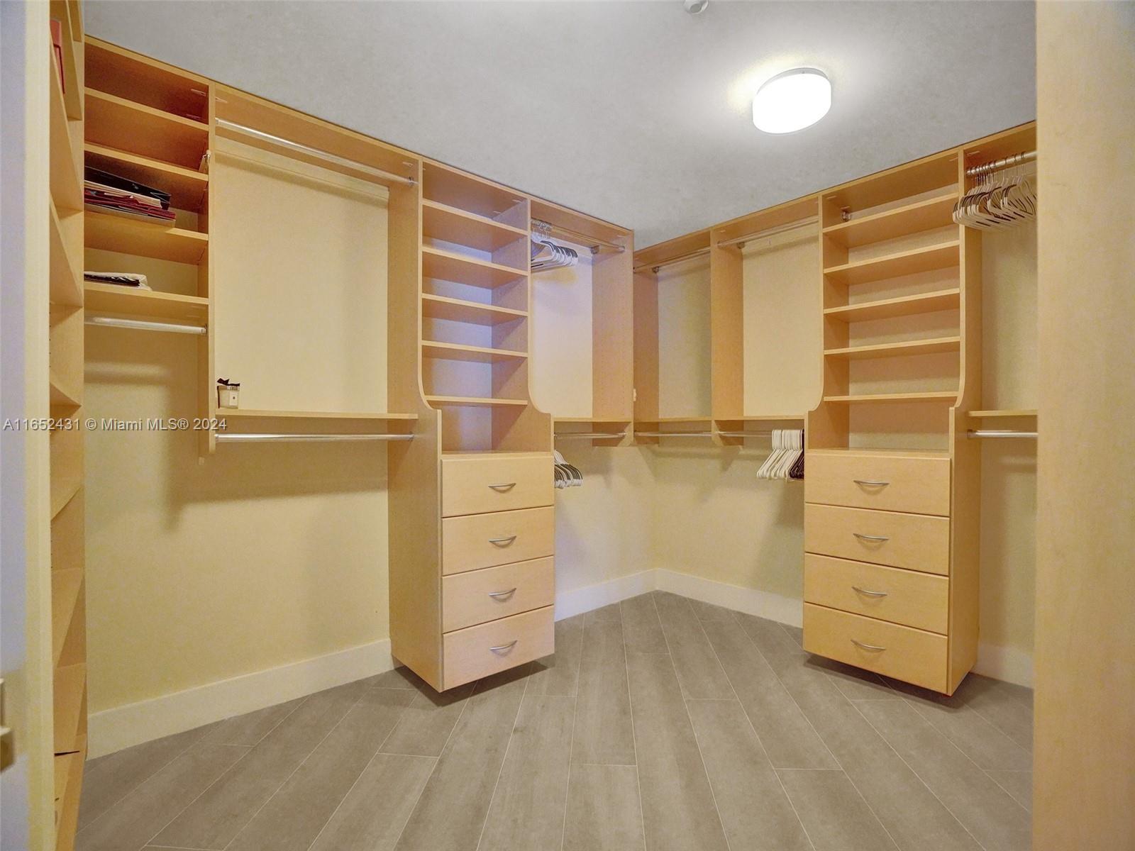 2600 ISL BLVD WILLIAMS IS - Residential