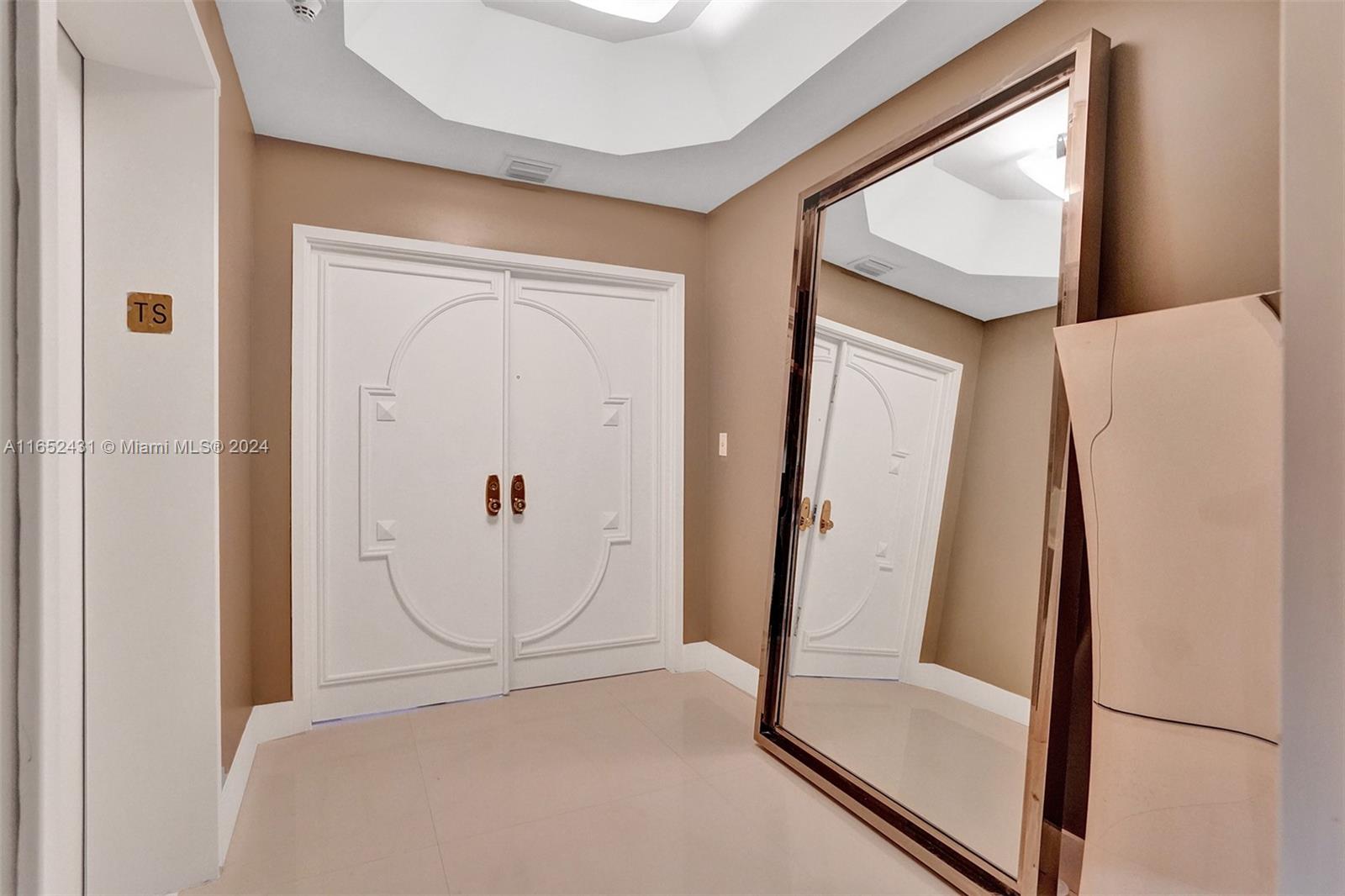 2600 ISL BLVD WILLIAMS IS - Residential