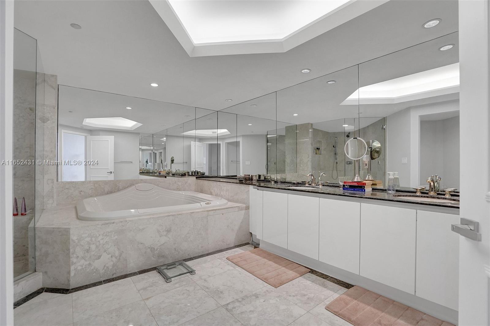 2600 ISL BLVD WILLIAMS IS - Residential