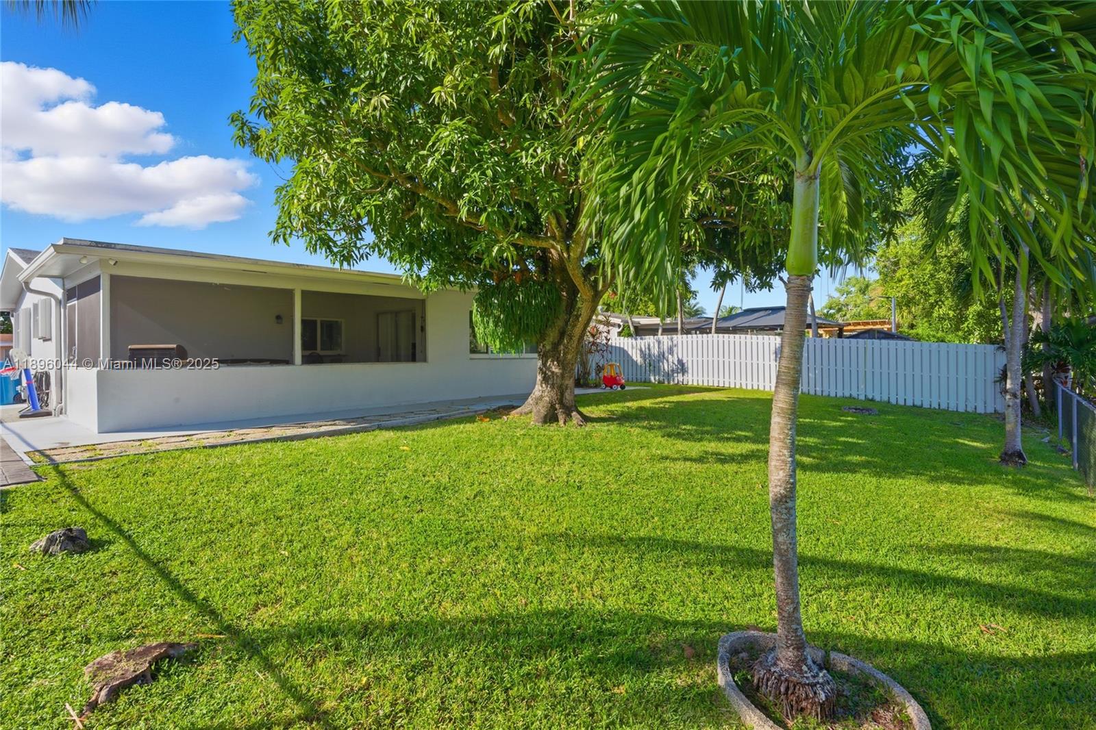 SUNRISE GOLF VILLAGE SEC - Residential