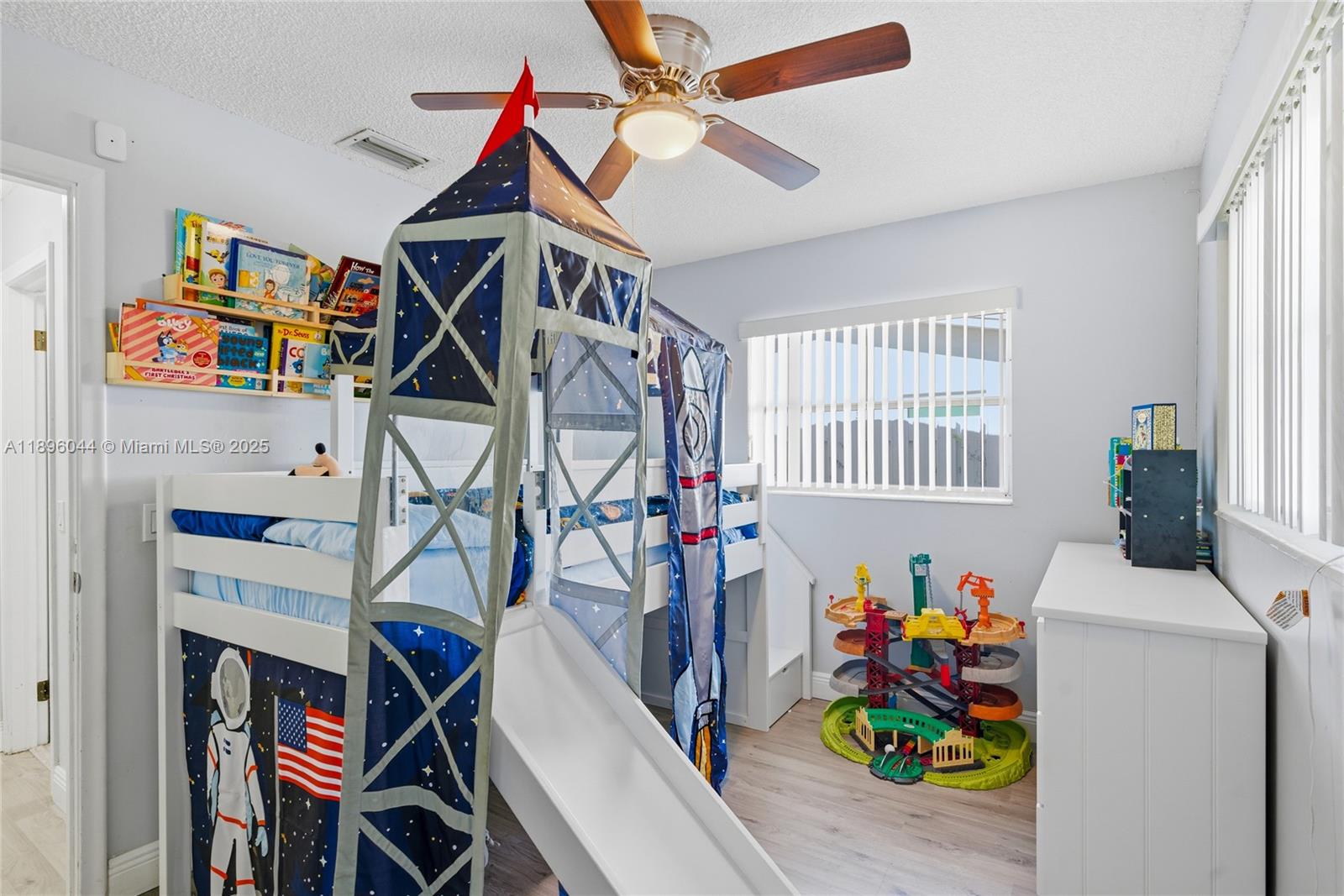 SUNRISE GOLF VILLAGE SEC - Residential