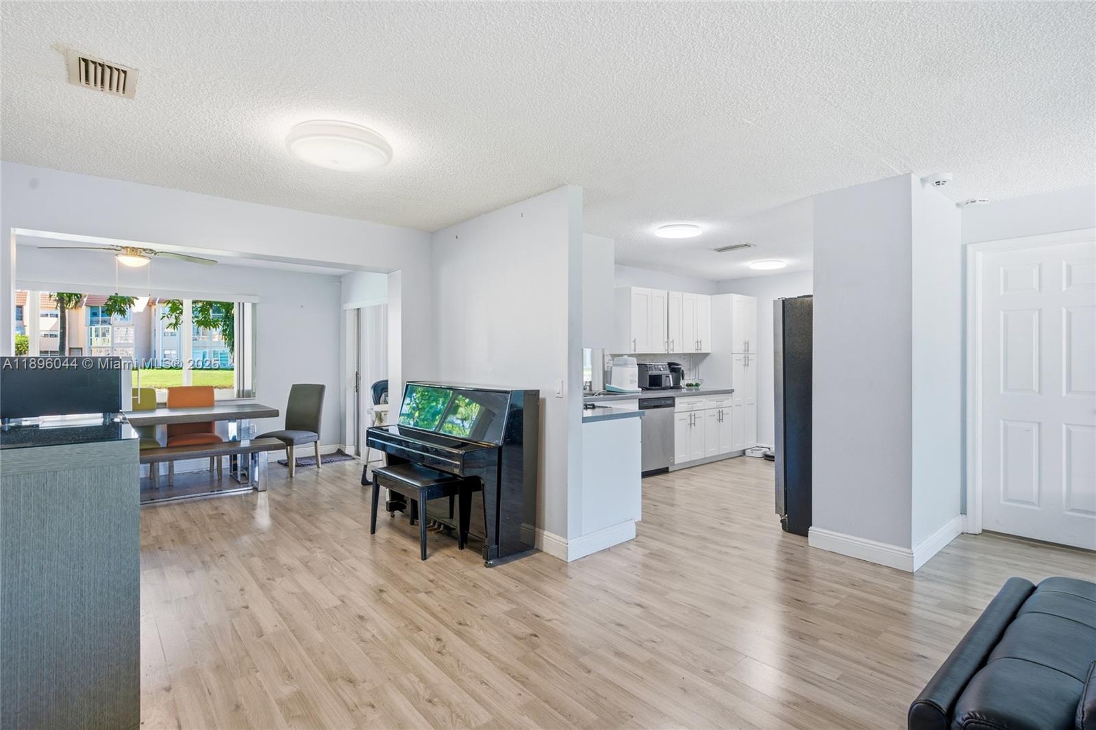 SUNRISE GOLF VILLAGE SEC - Residential