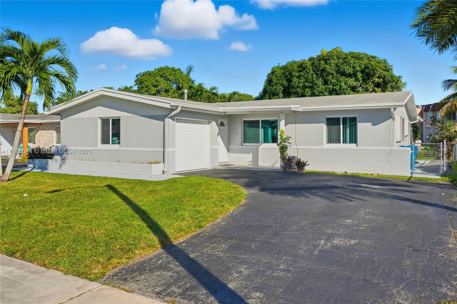 SUNRISE GOLF VILLAGE SEC - Residential