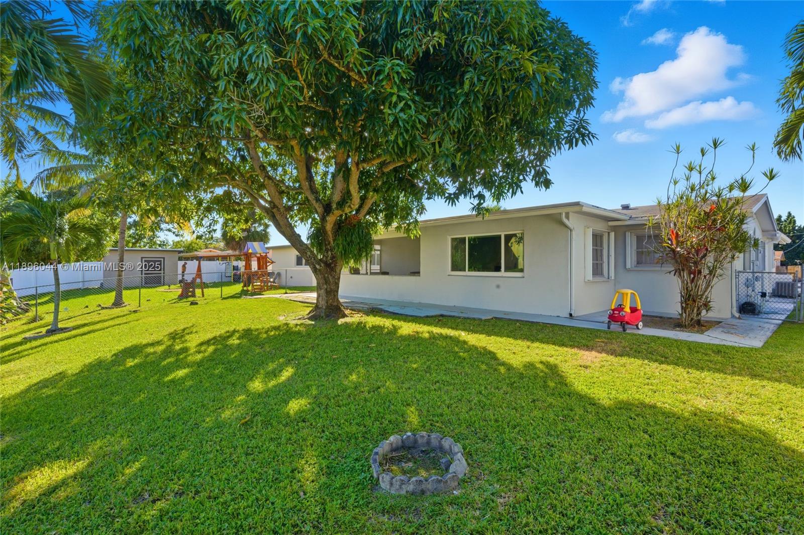 SUNRISE GOLF VILLAGE SEC - Residential