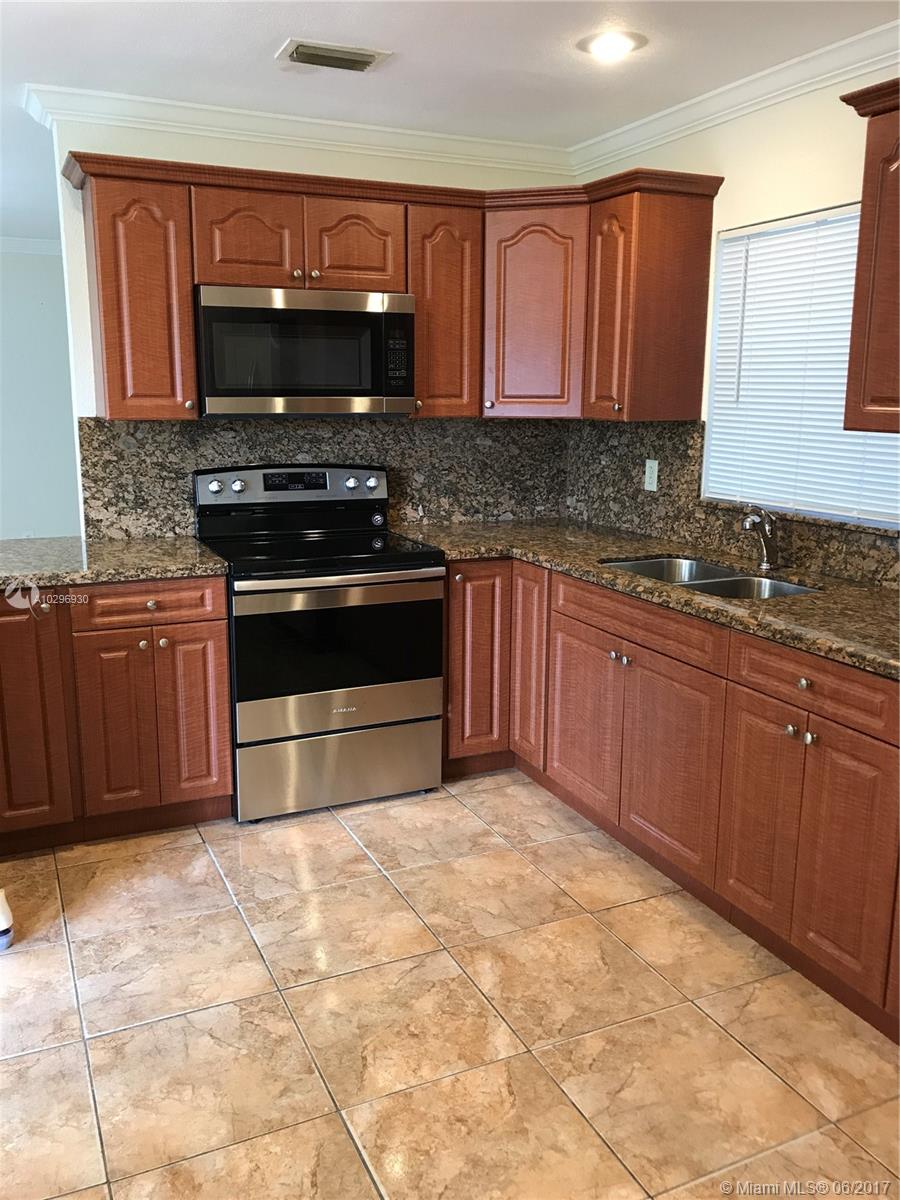 CAROL CITY LAKE STEVEN - Residential