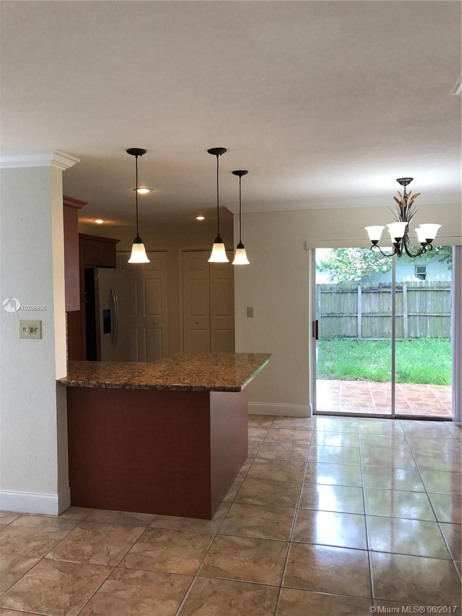 CAROL CITY LAKE STEVEN - Residential