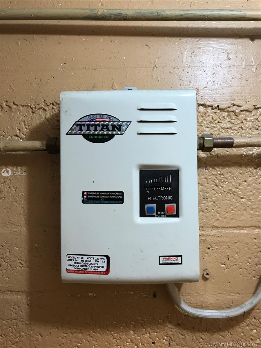 CAROL CITY LAKE STEVEN - Residential