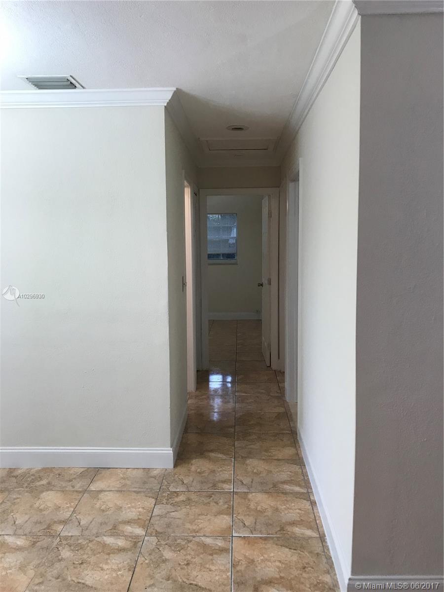 CAROL CITY LAKE STEVEN - Residential