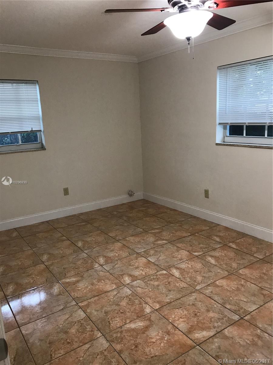 CAROL CITY LAKE STEVEN - Residential