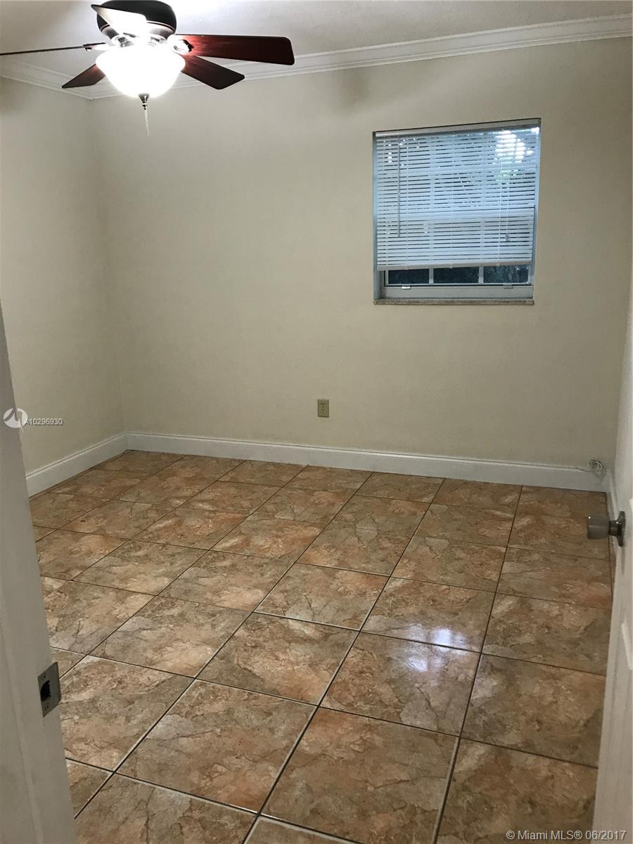 CAROL CITY LAKE STEVEN - Residential