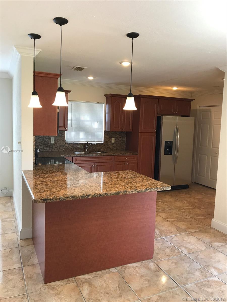 CAROL CITY LAKE STEVEN - Residential