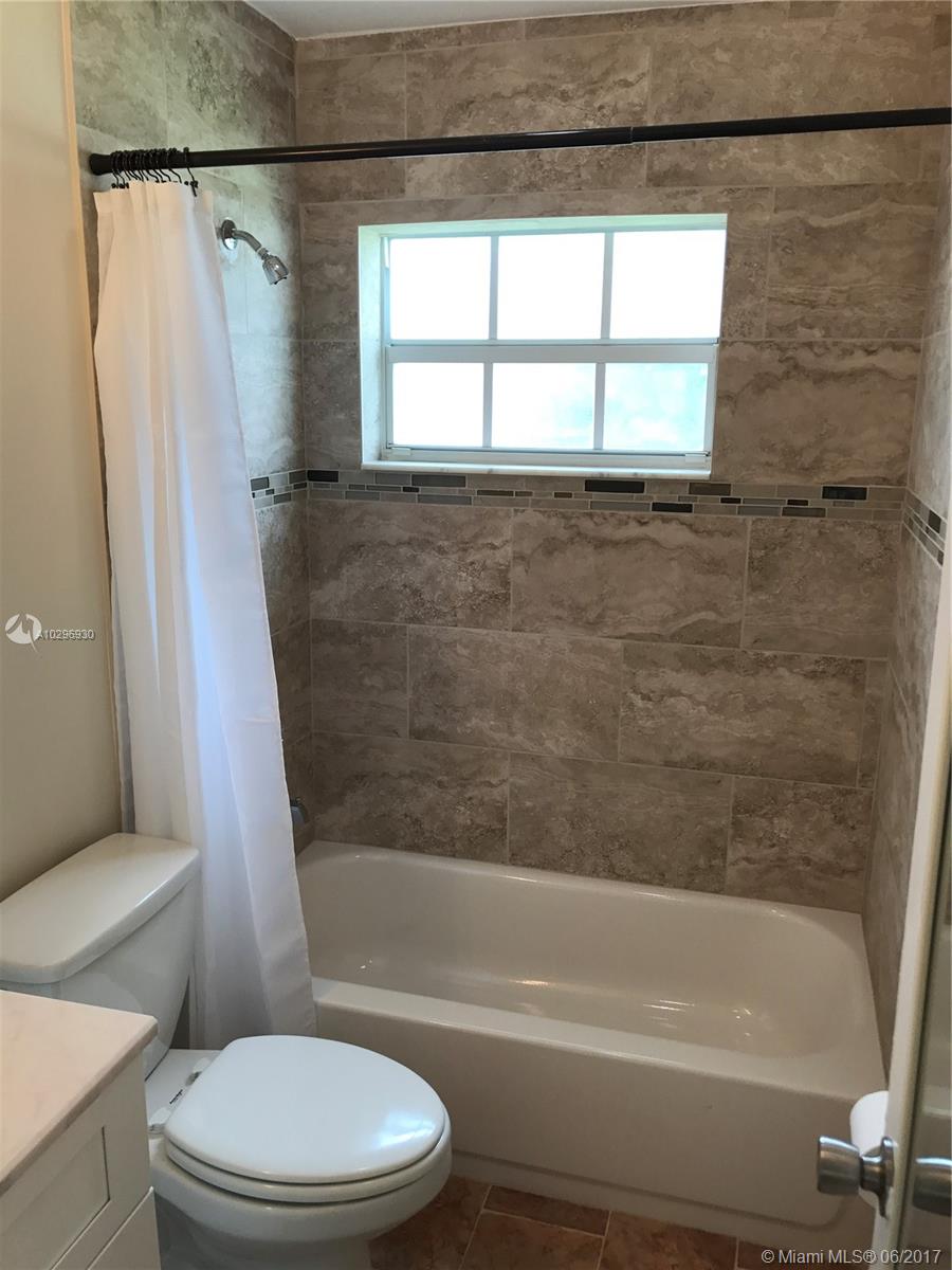 CAROL CITY LAKE STEVEN - Residential