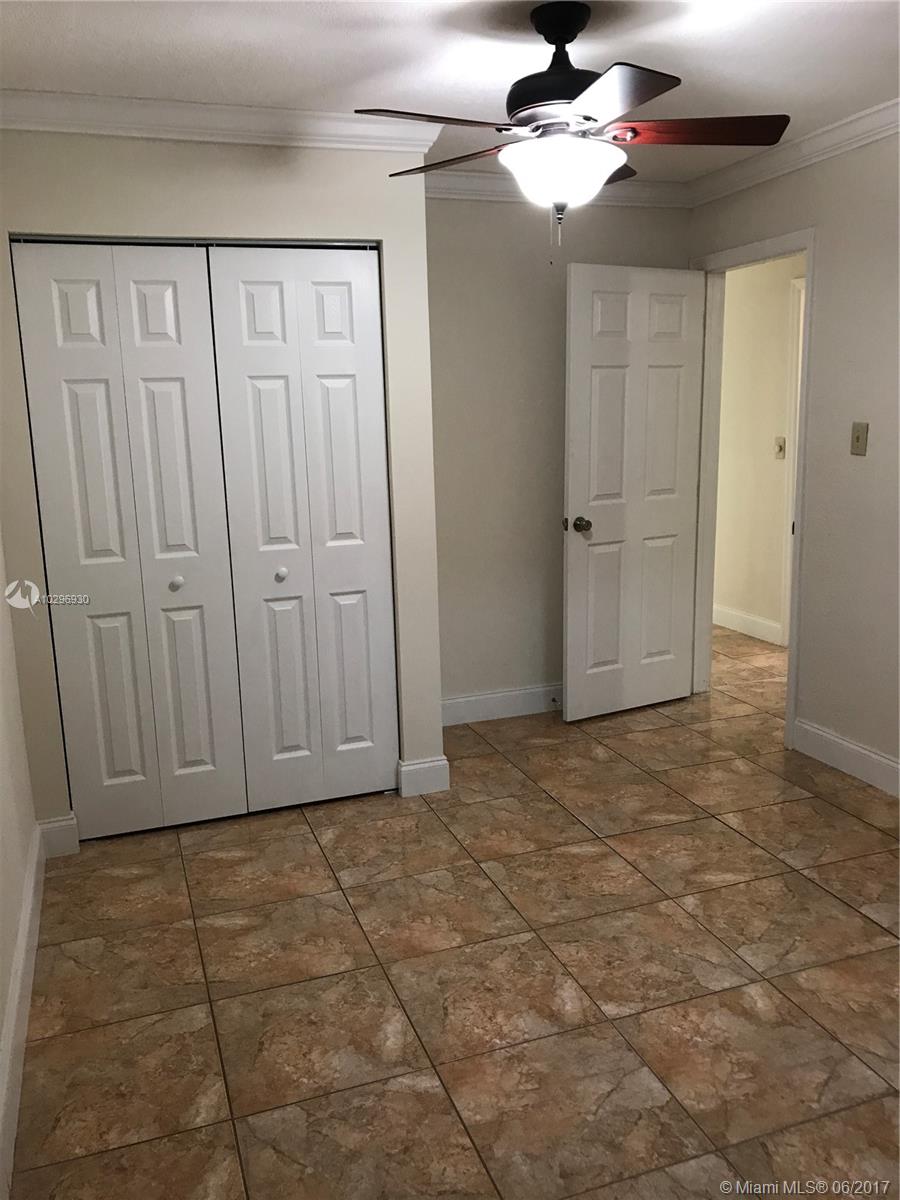 CAROL CITY LAKE STEVEN - Residential