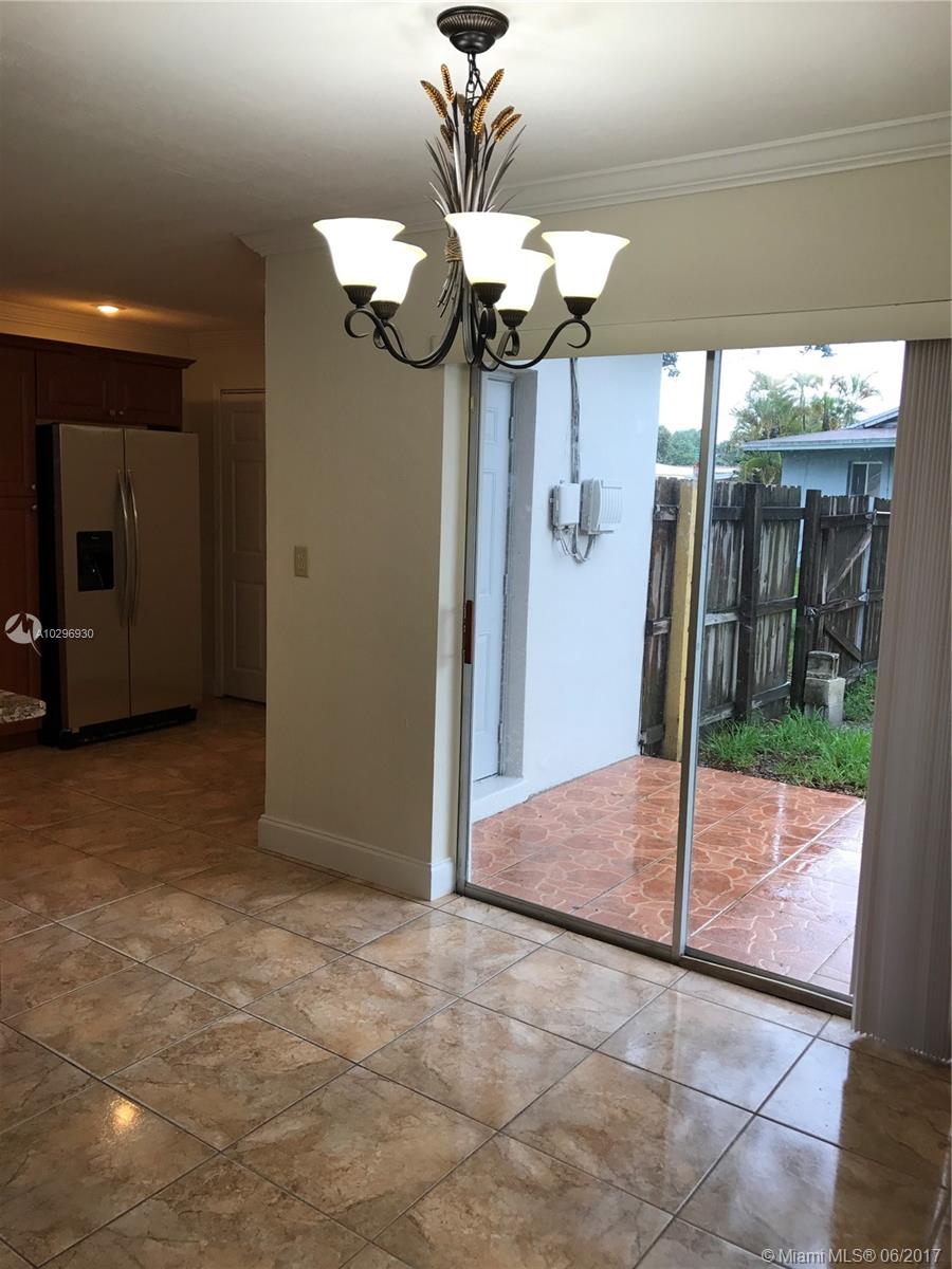 CAROL CITY LAKE STEVEN - Residential