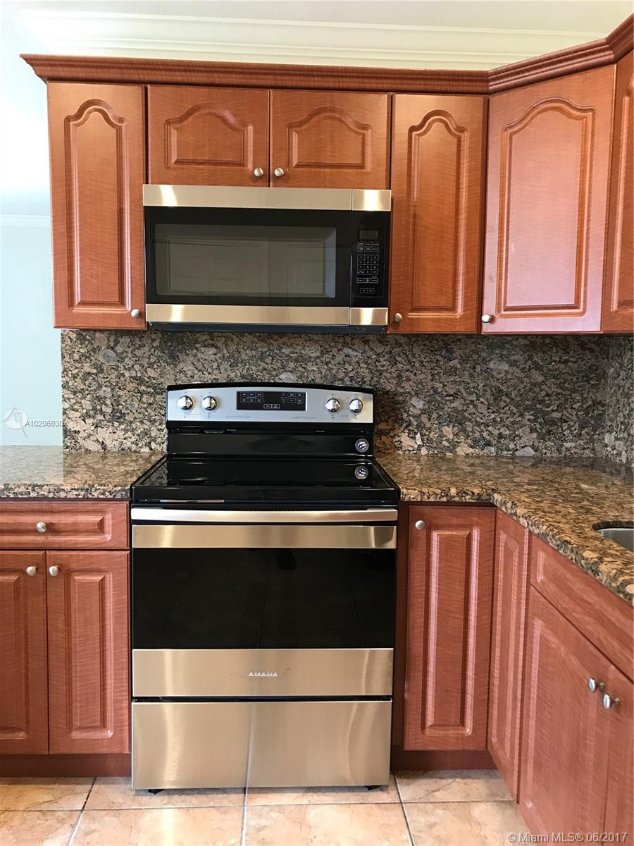 CAROL CITY LAKE STEVEN - Residential